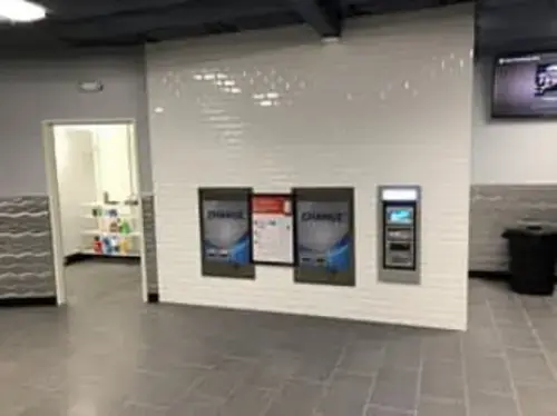 MegaWash Laundromat - Image 3