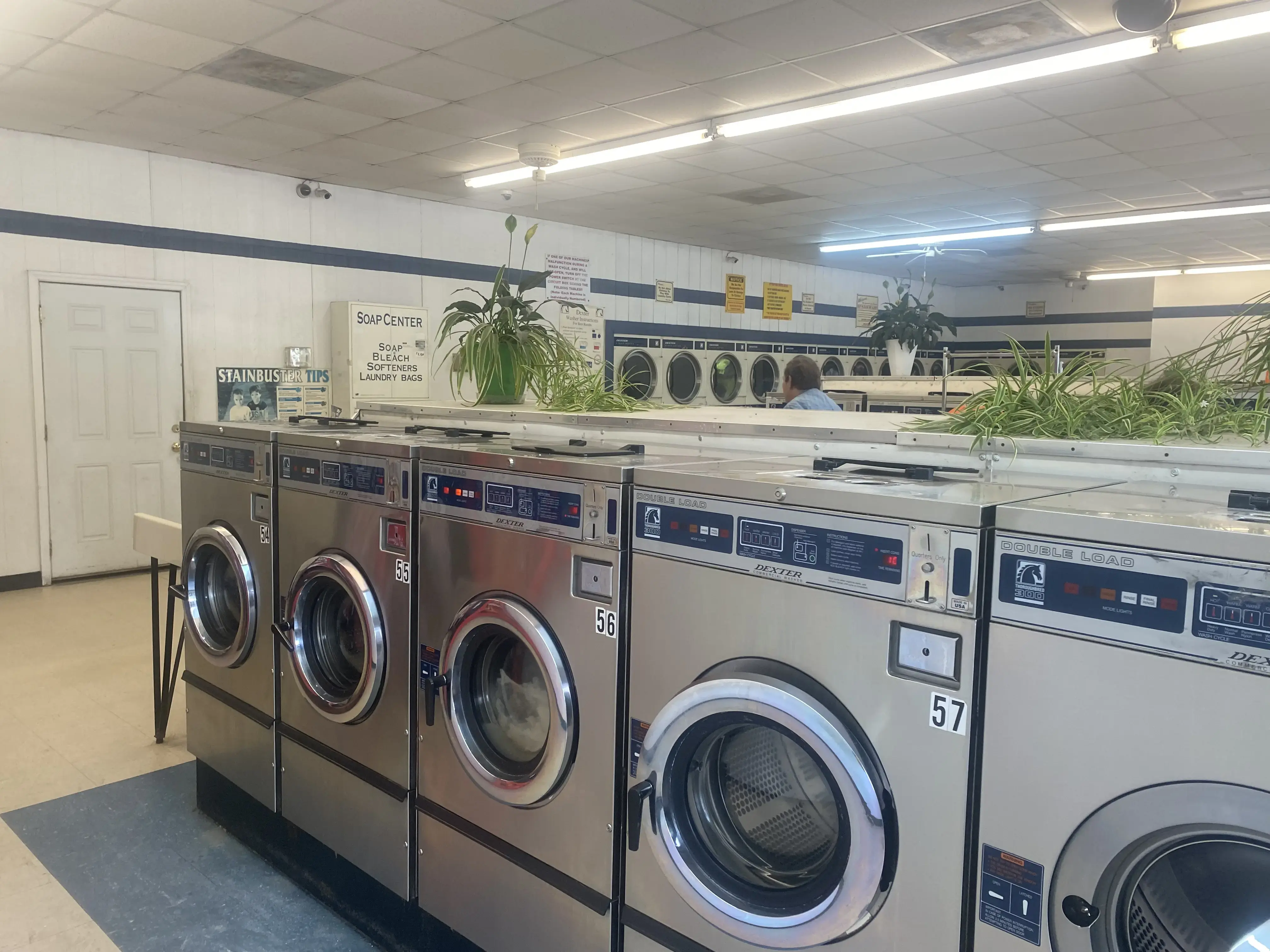 Meis Coin Laundry - Image 2