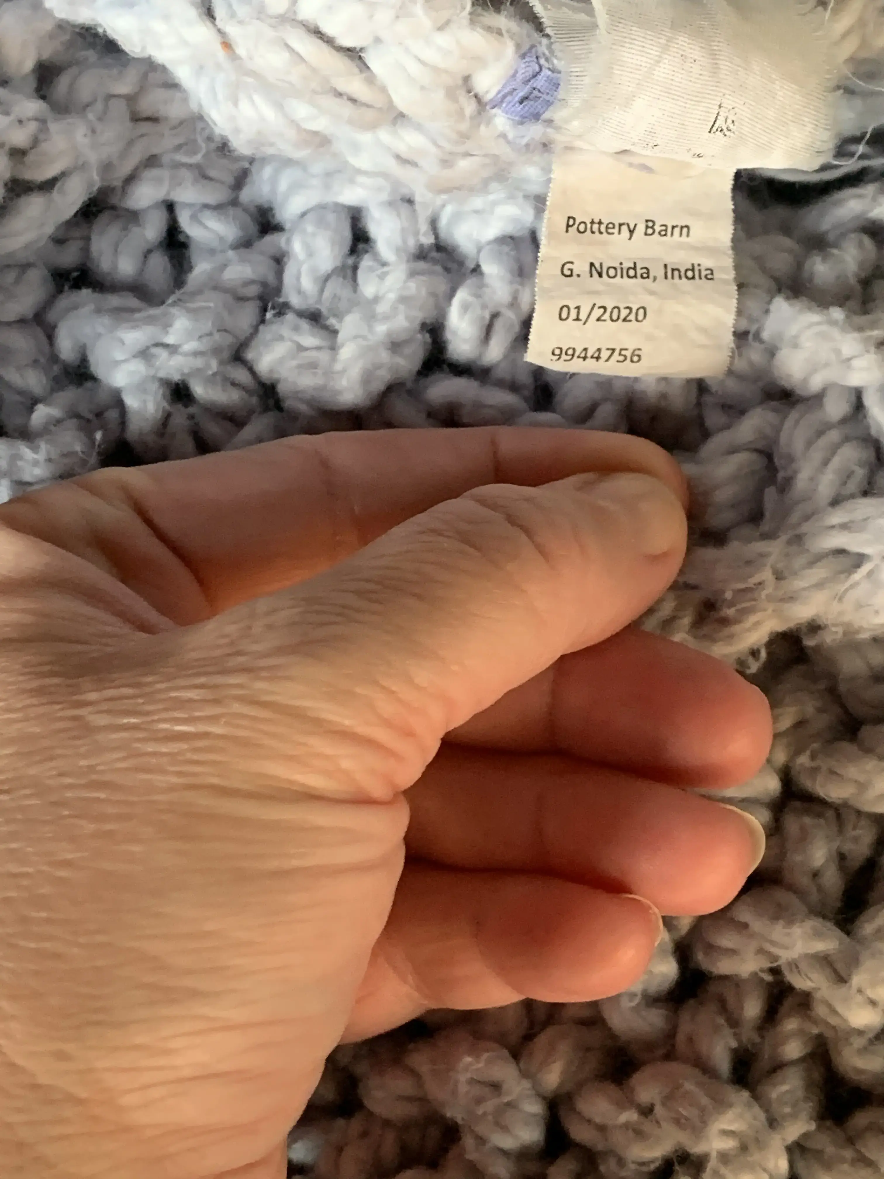 Melanie's Cleaners & Alterations thumbnail 9