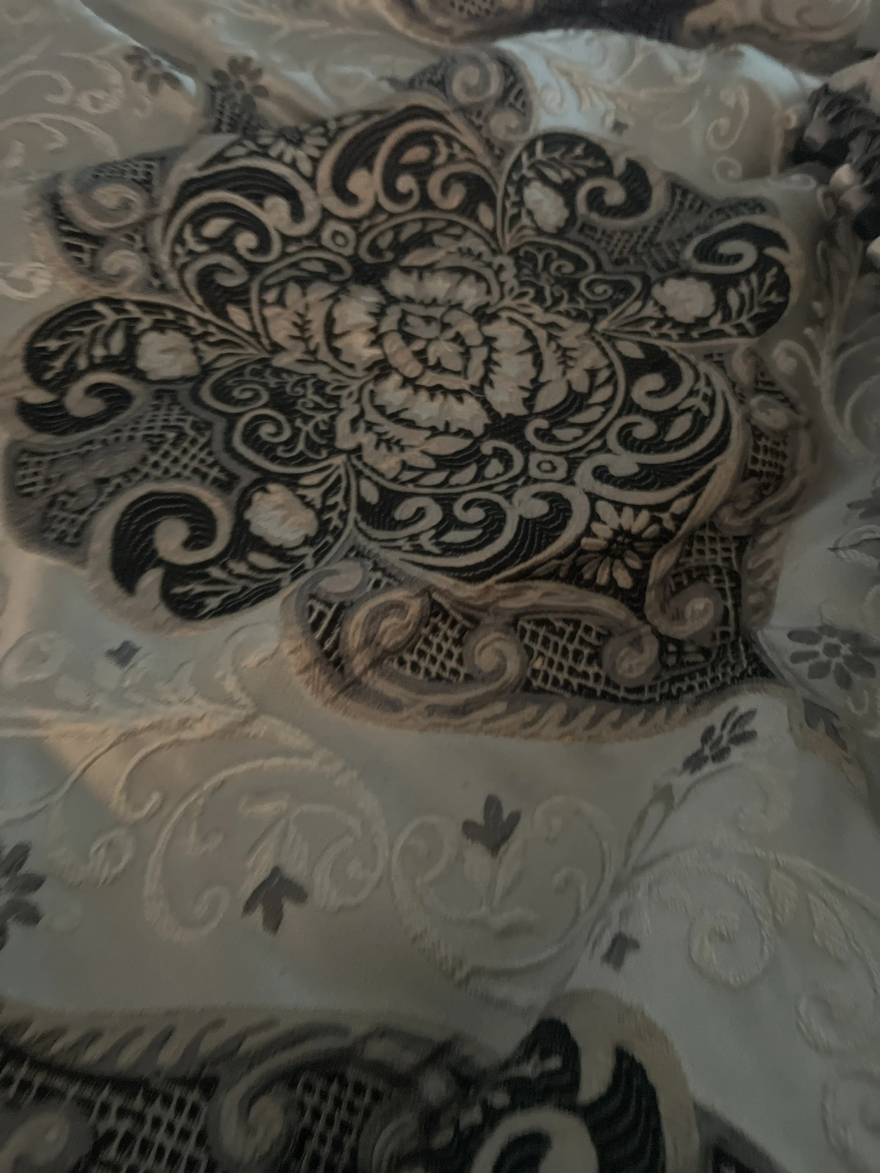 Melanie's Cleaners & Alterations - Image 8