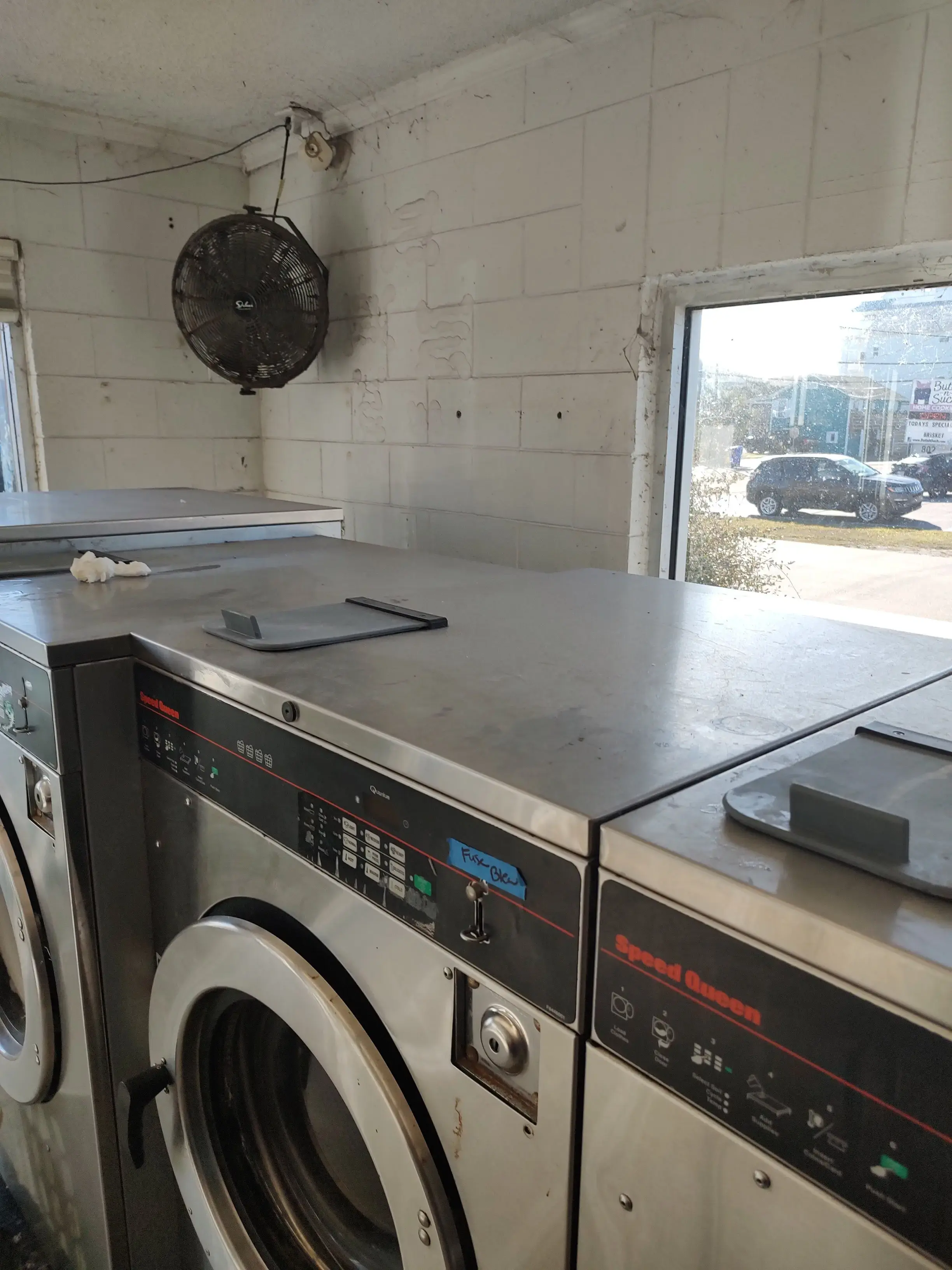 Melissa's Coin Laundry thumbnail 20