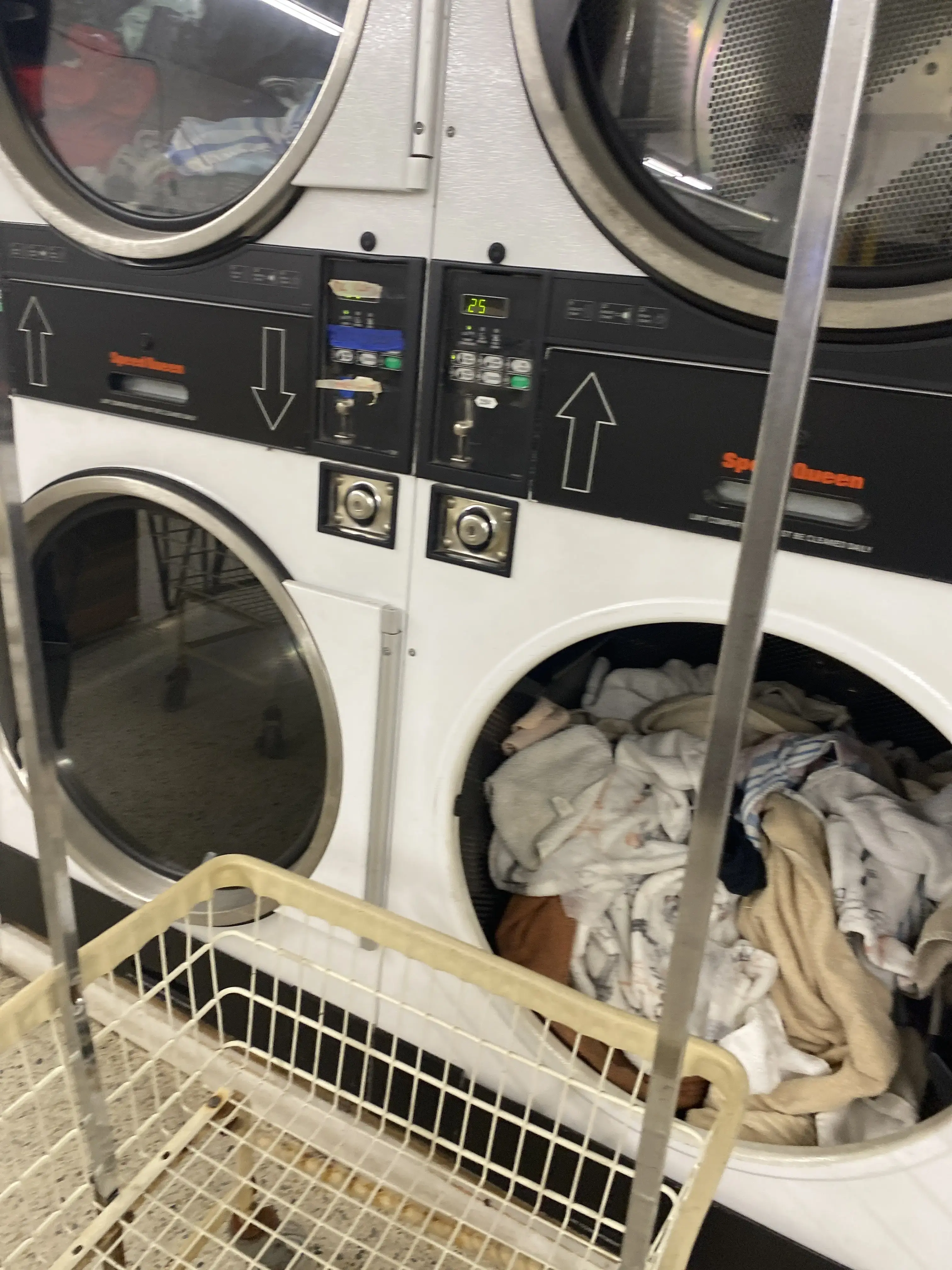Melissa's Coin Laundry thumbnail 4
