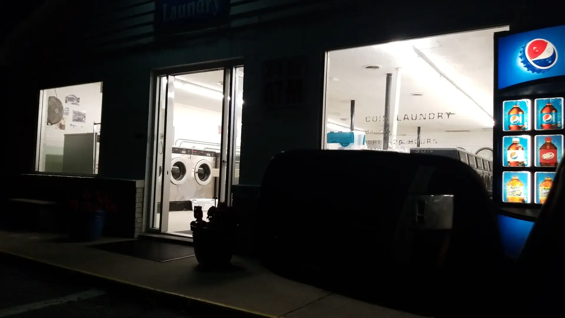Melissa's Coin Laundry thumbnail 19