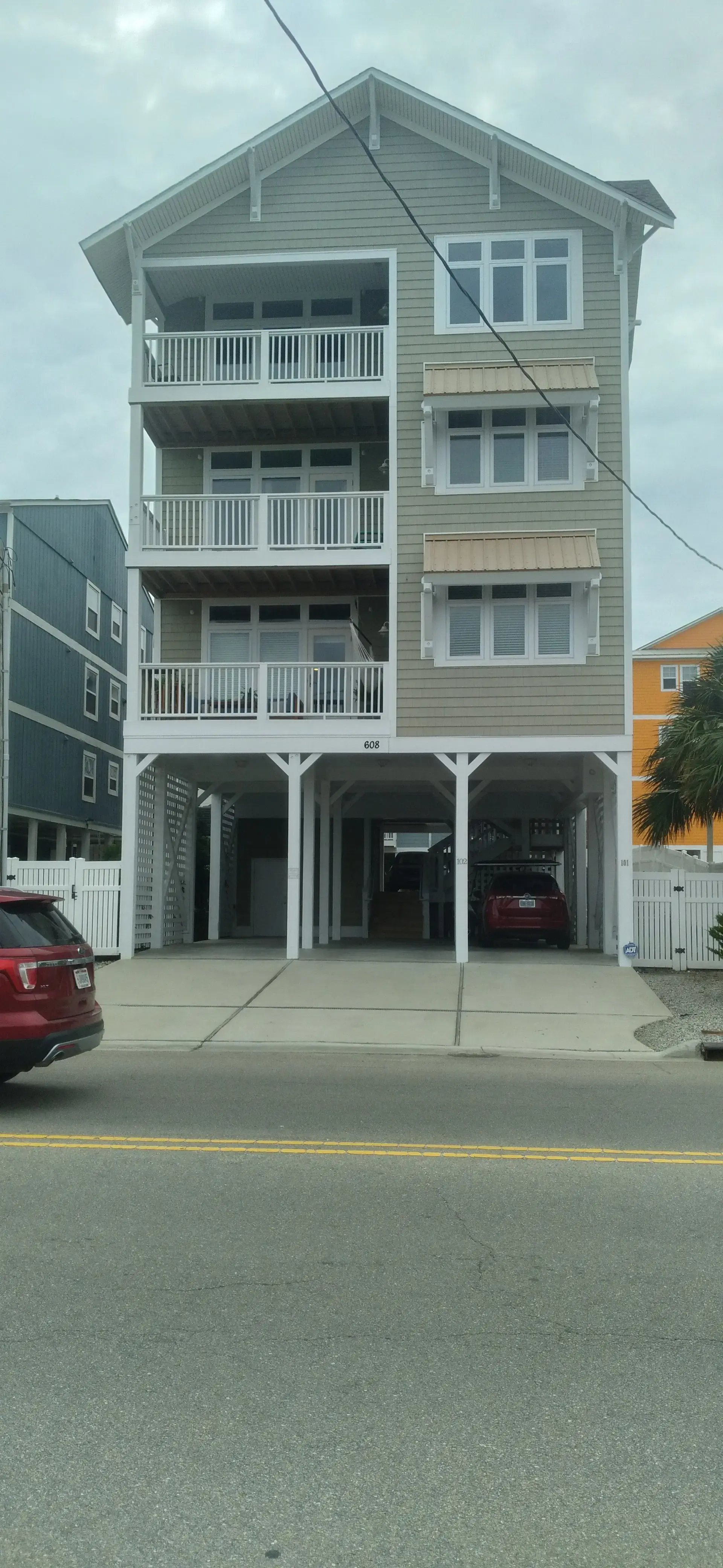 Melissa's Coin Laundry thumbnail 7