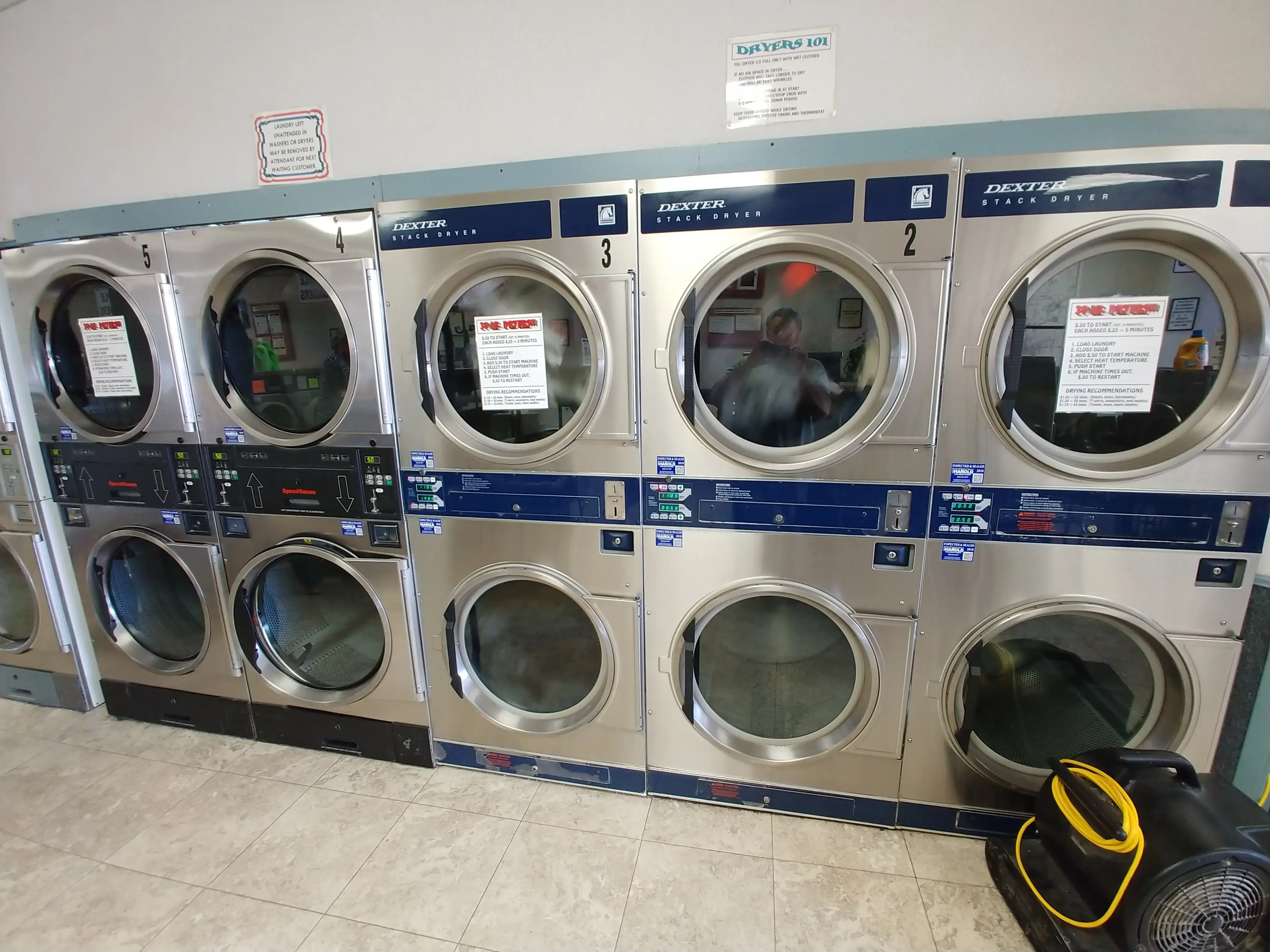 Mellett Plaza Laundry Express - Image 16