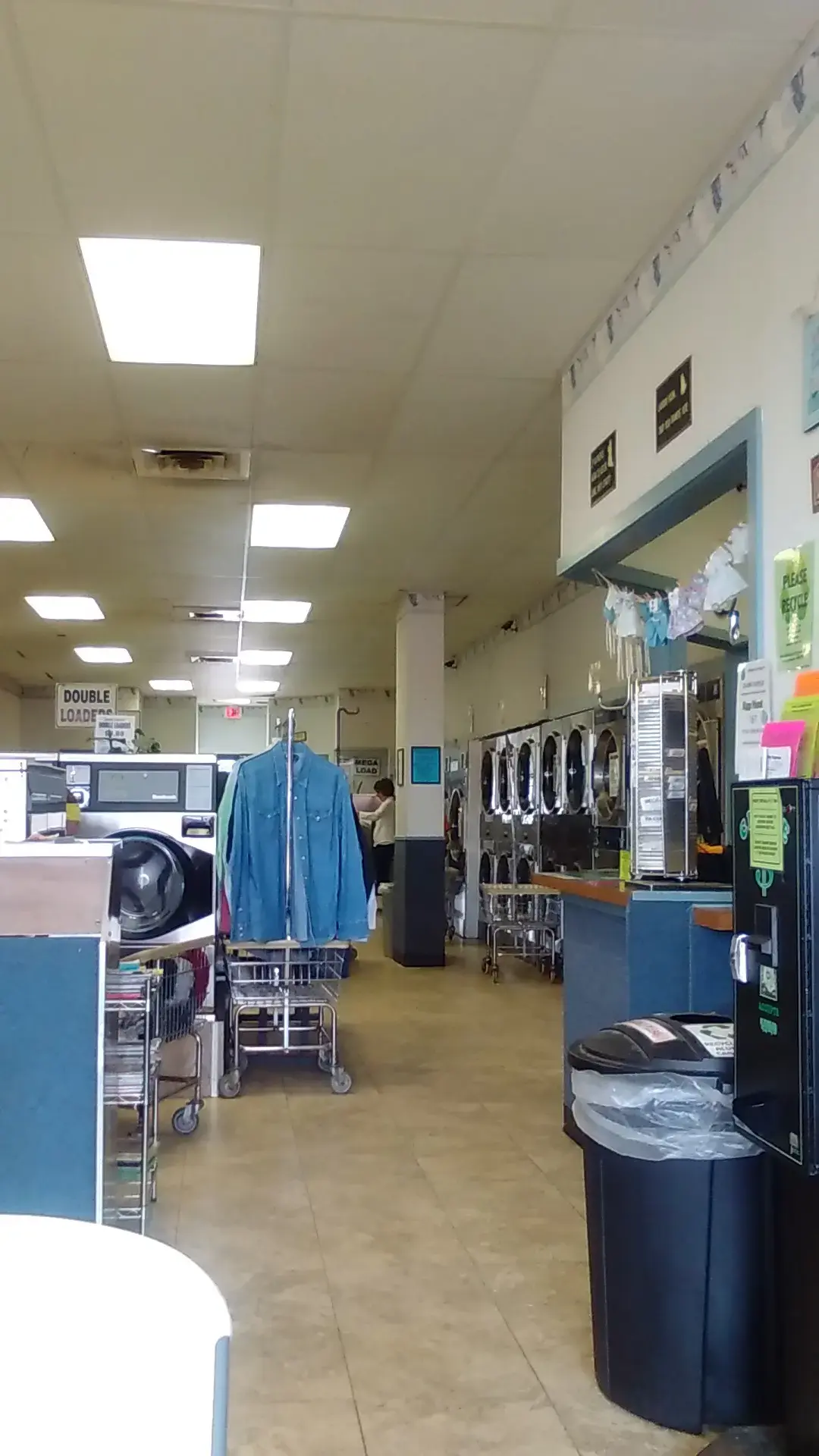 Mellett Plaza Laundry Express thumbnail 7