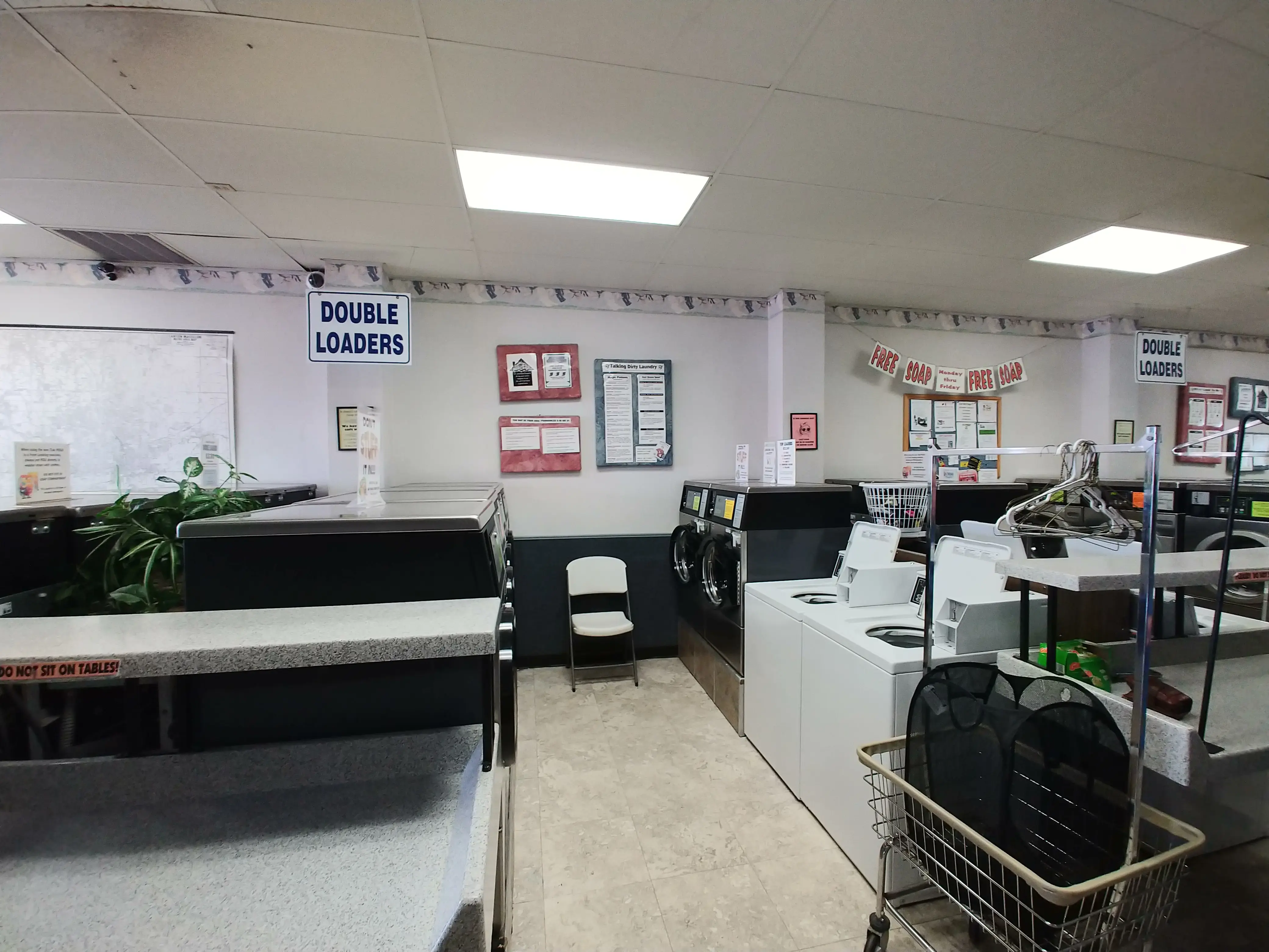 Mellett Plaza Laundry Express - Image 5