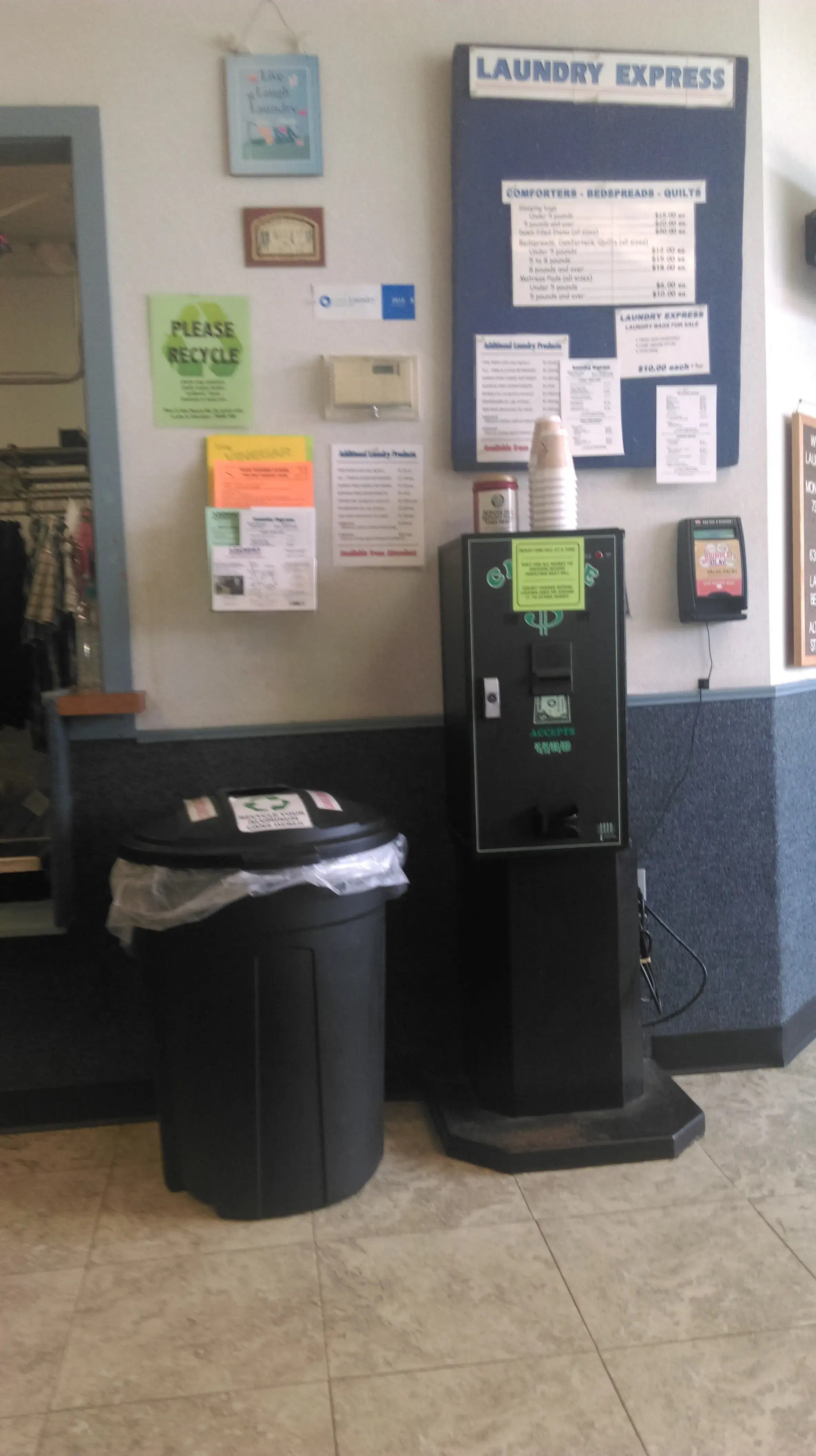Mellett Plaza Laundry Express - Image 13