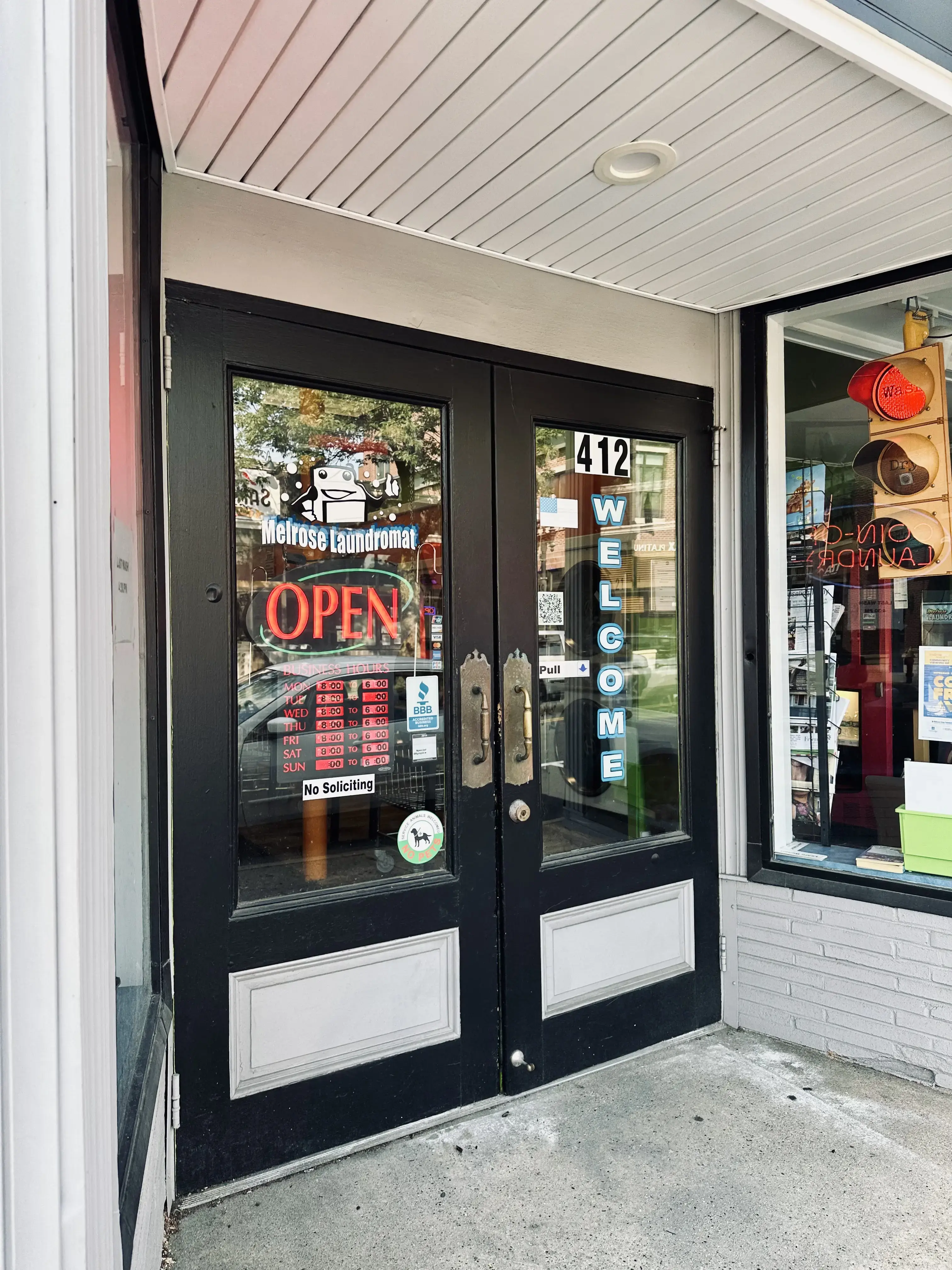 Melrose Laundromat - Image 10