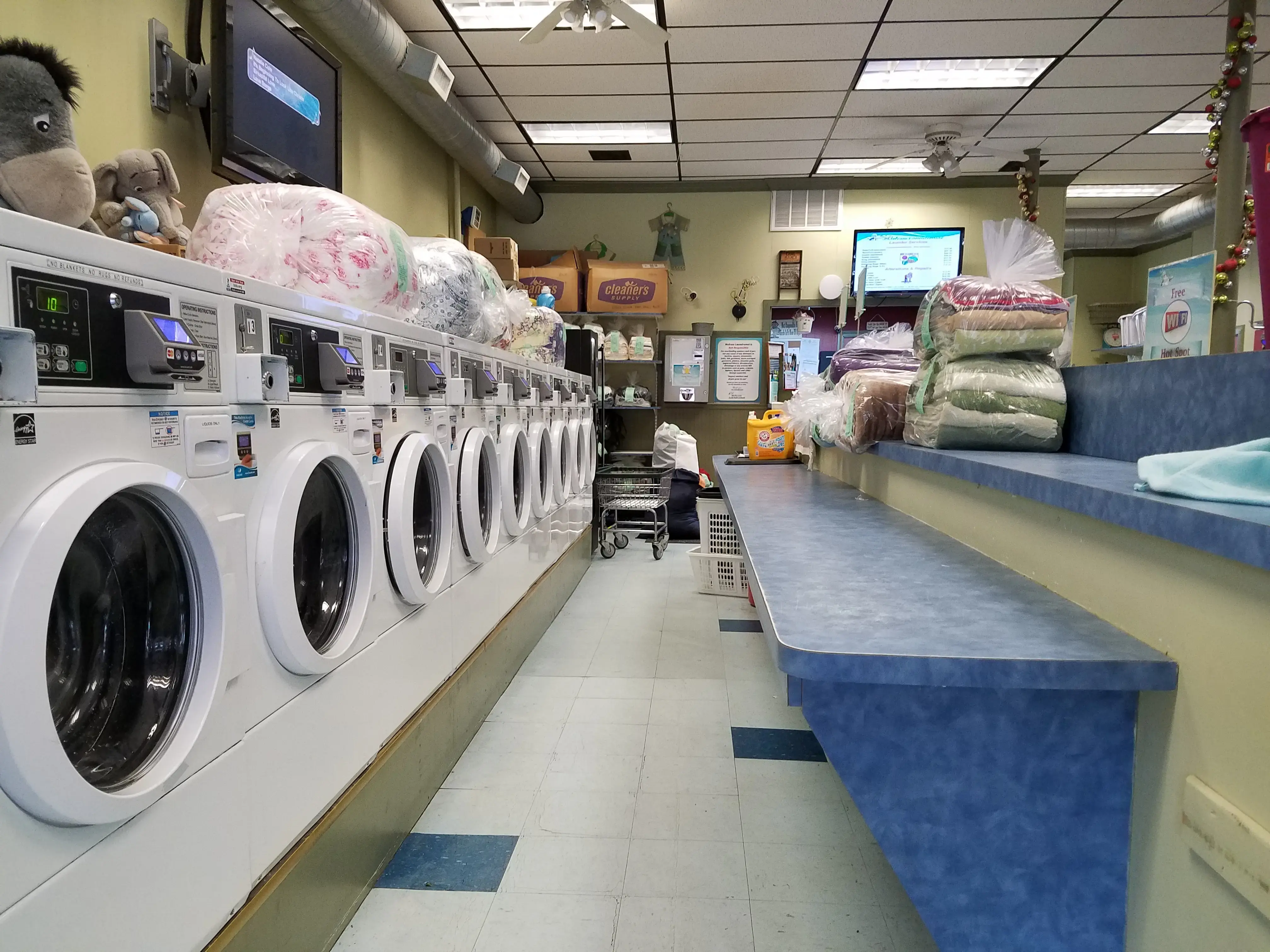 Melrose Laundromat thumbnail 9