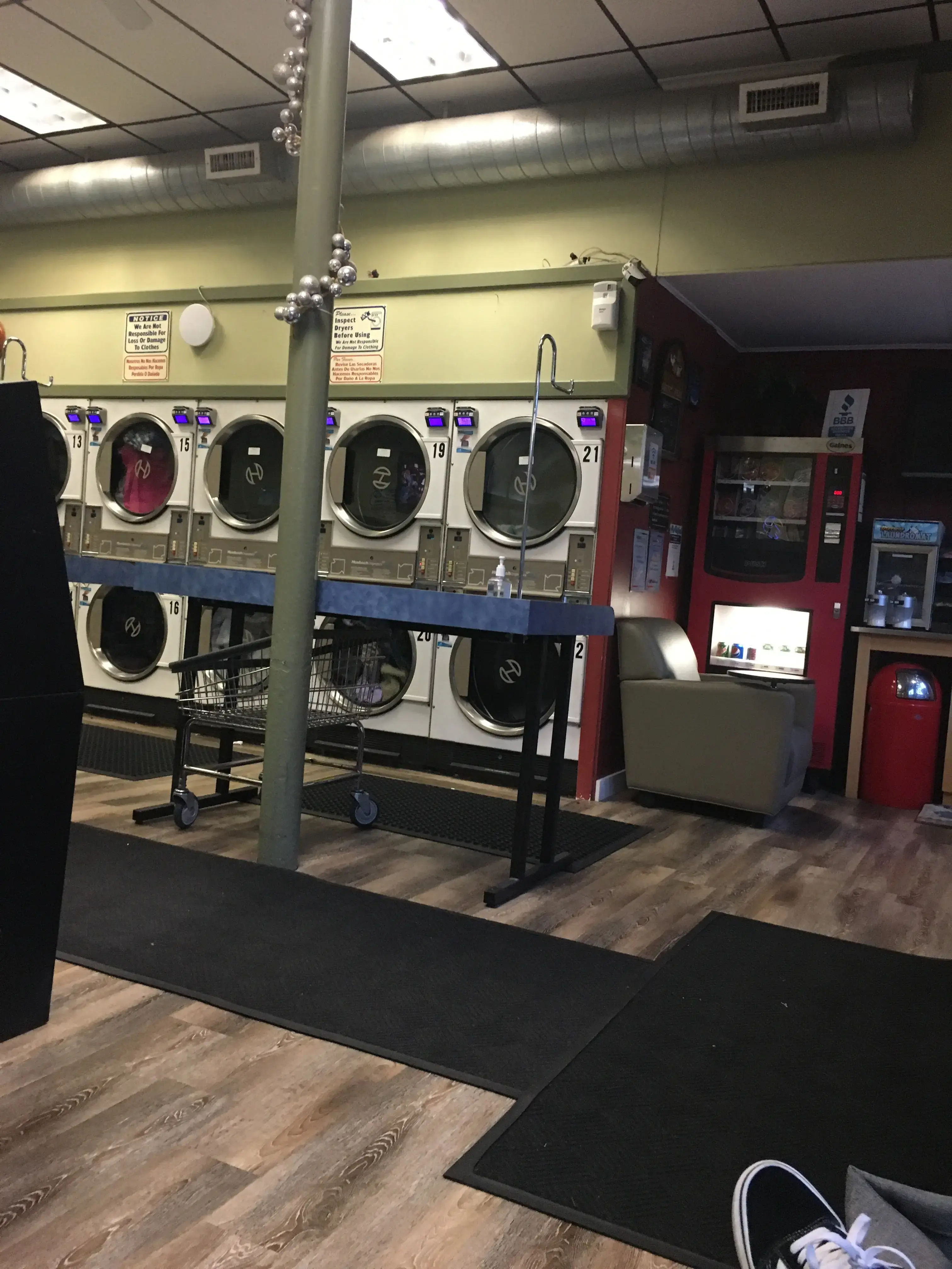 Melrose Laundromat thumbnail 13