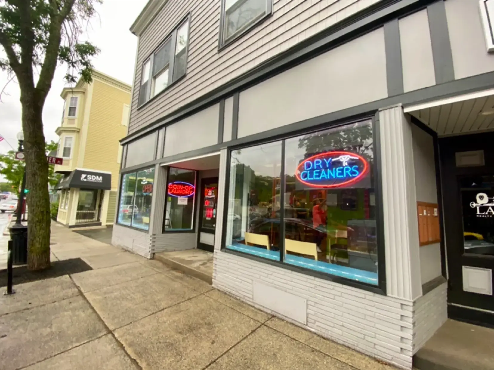 Melrose Laundromat - Image 15