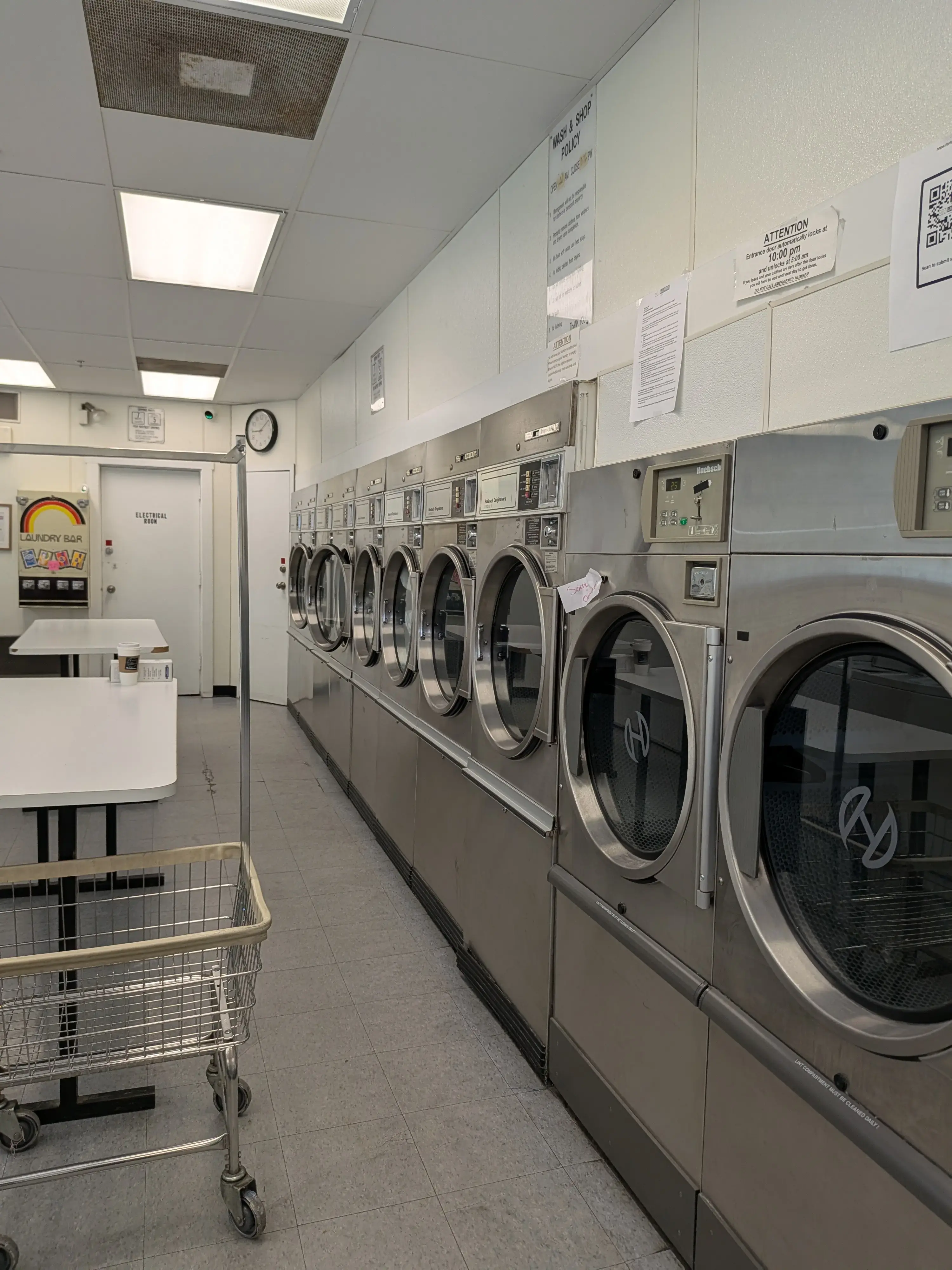 Mel's Laundry Lounge - Image 2