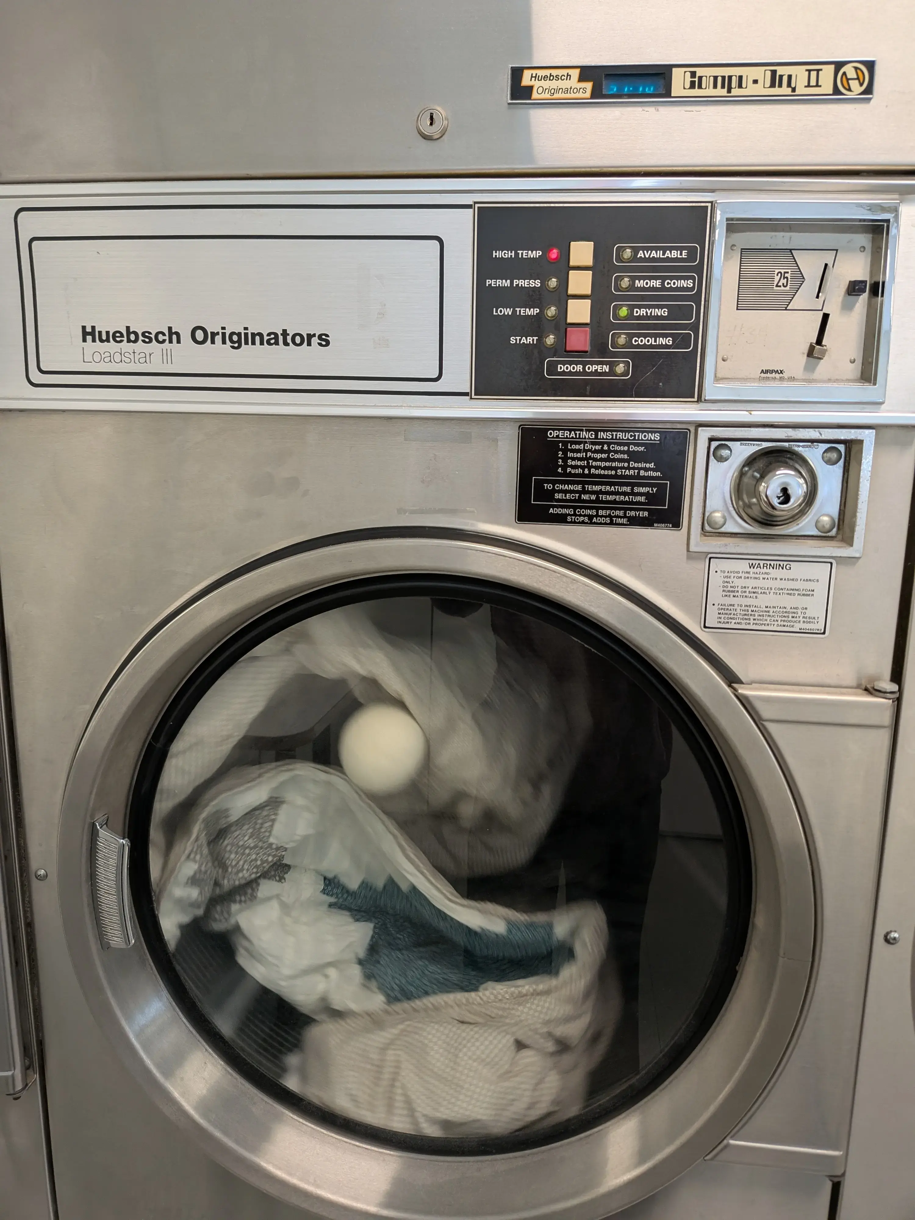 Mel's Laundry Lounge - Image 8