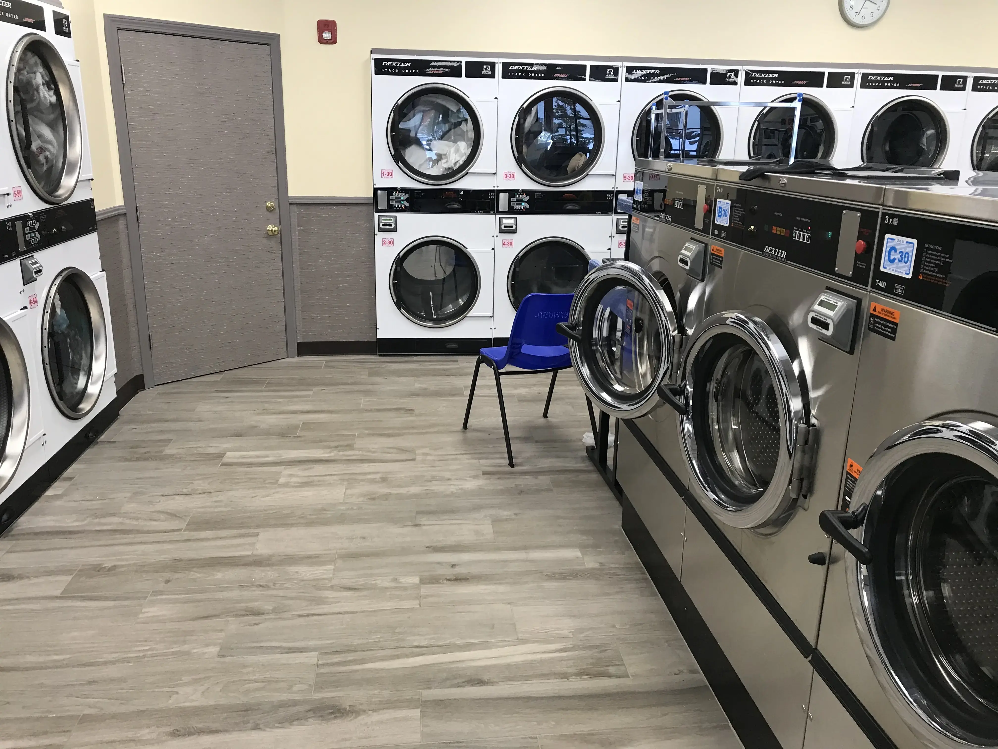 Merchants Common Superwash Laundromat thumbnail 17