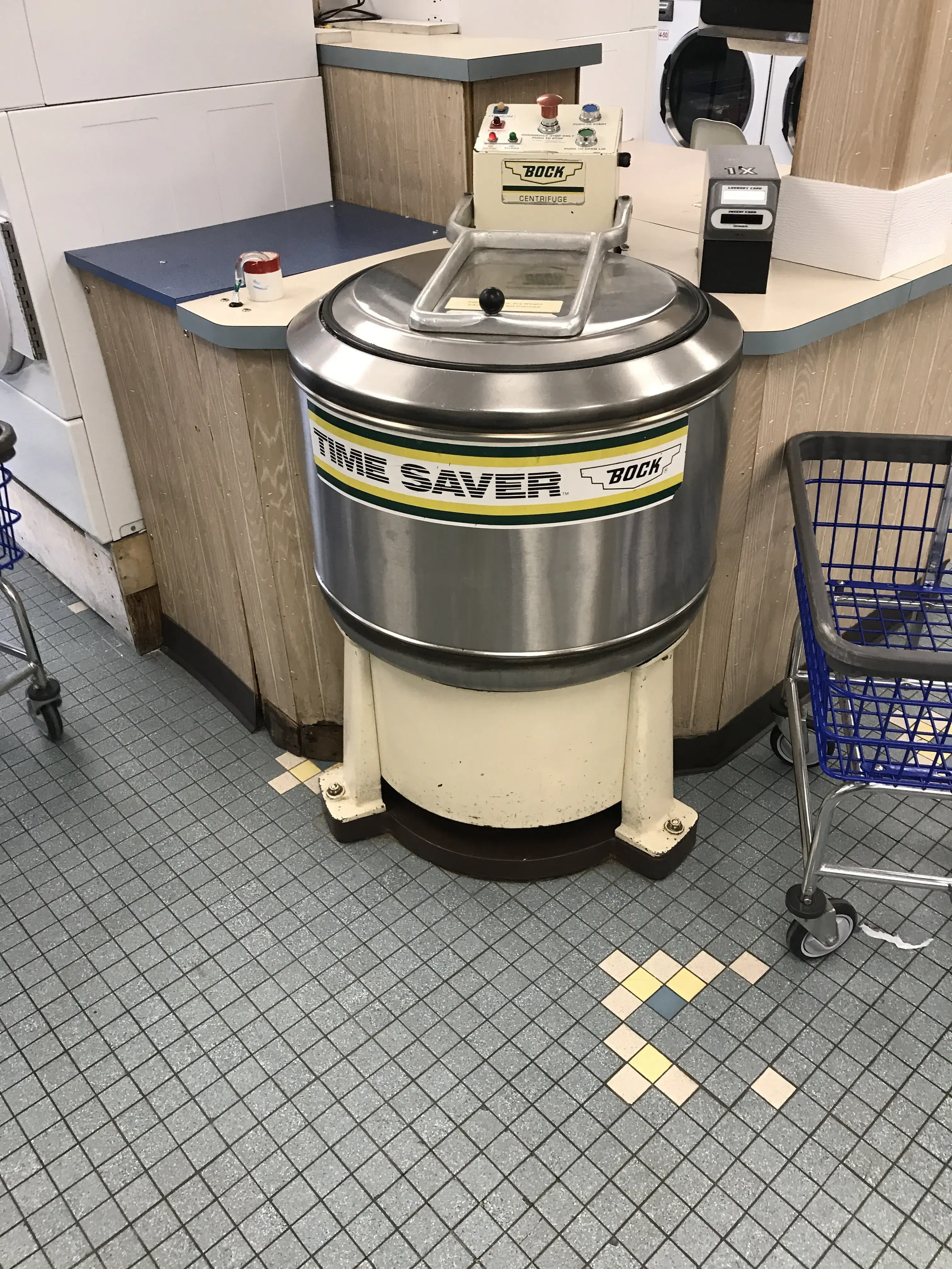 Merchants Common Superwash Laundromat - Image 7