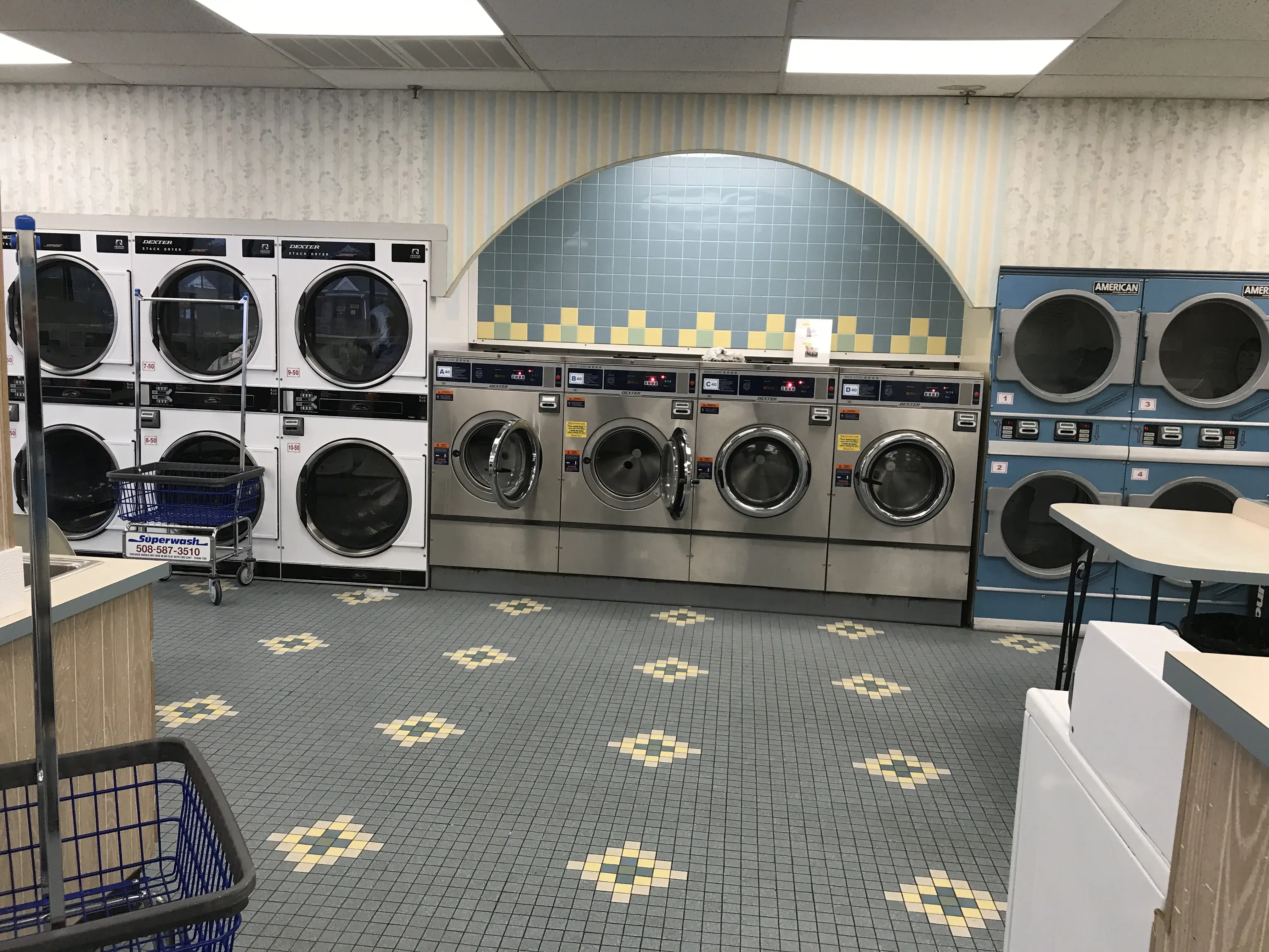 Merchants Common Superwash Laundromat - Image 15