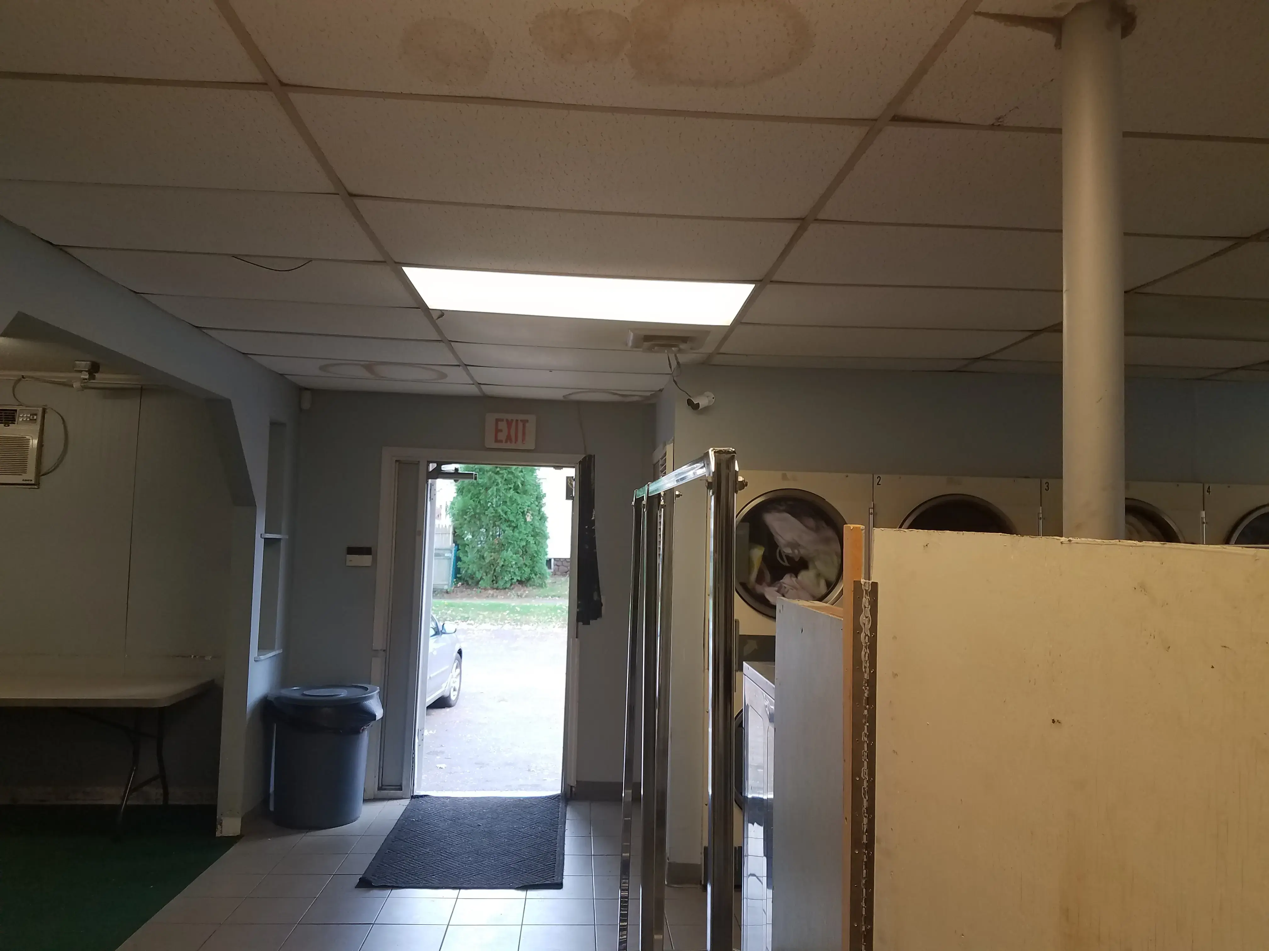 Meriden Laundry Center - Image 6