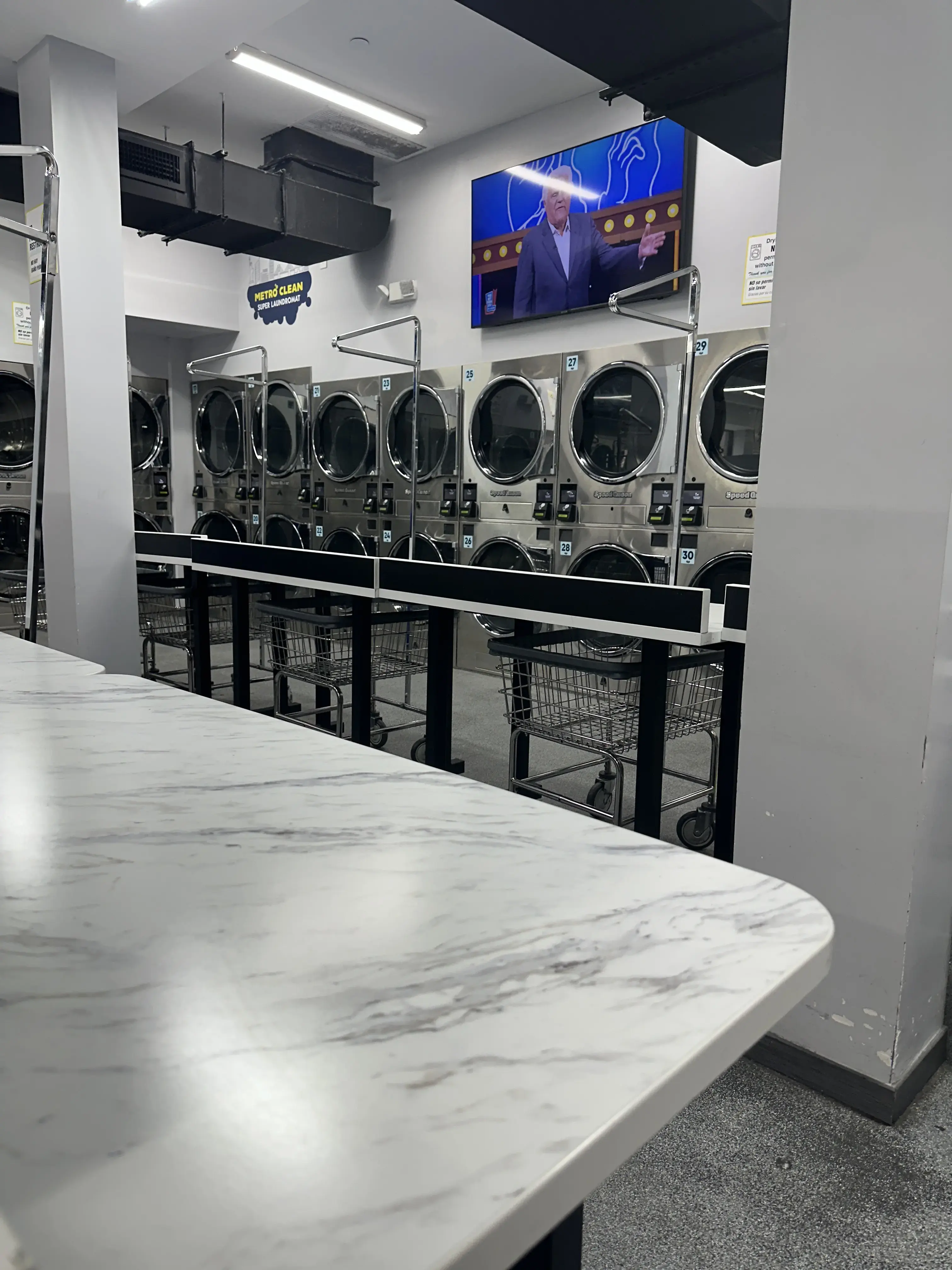 Metro Clean Super Laundromat - Image 8