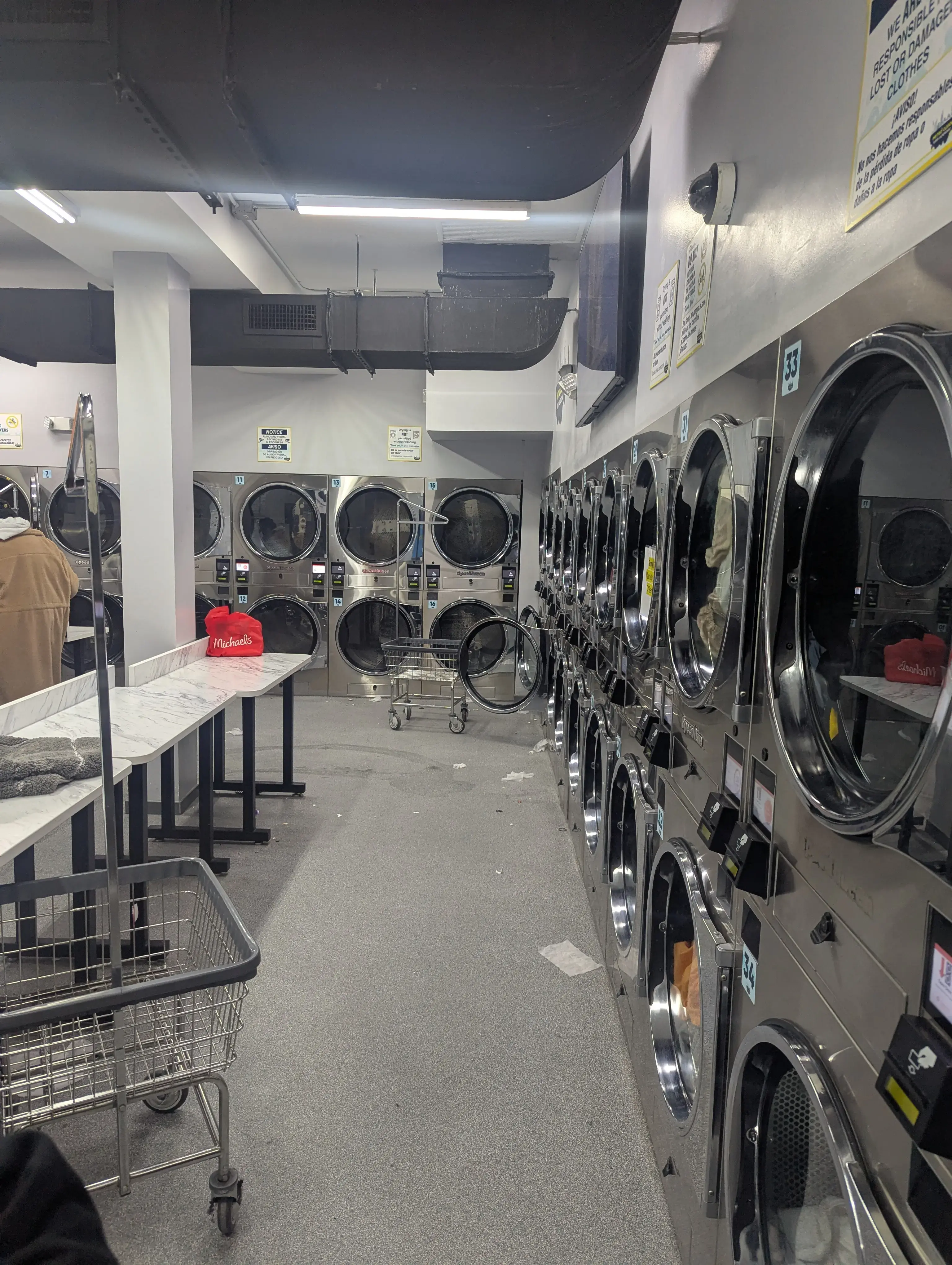 Metro Clean Super Laundromat thumbnail 16
