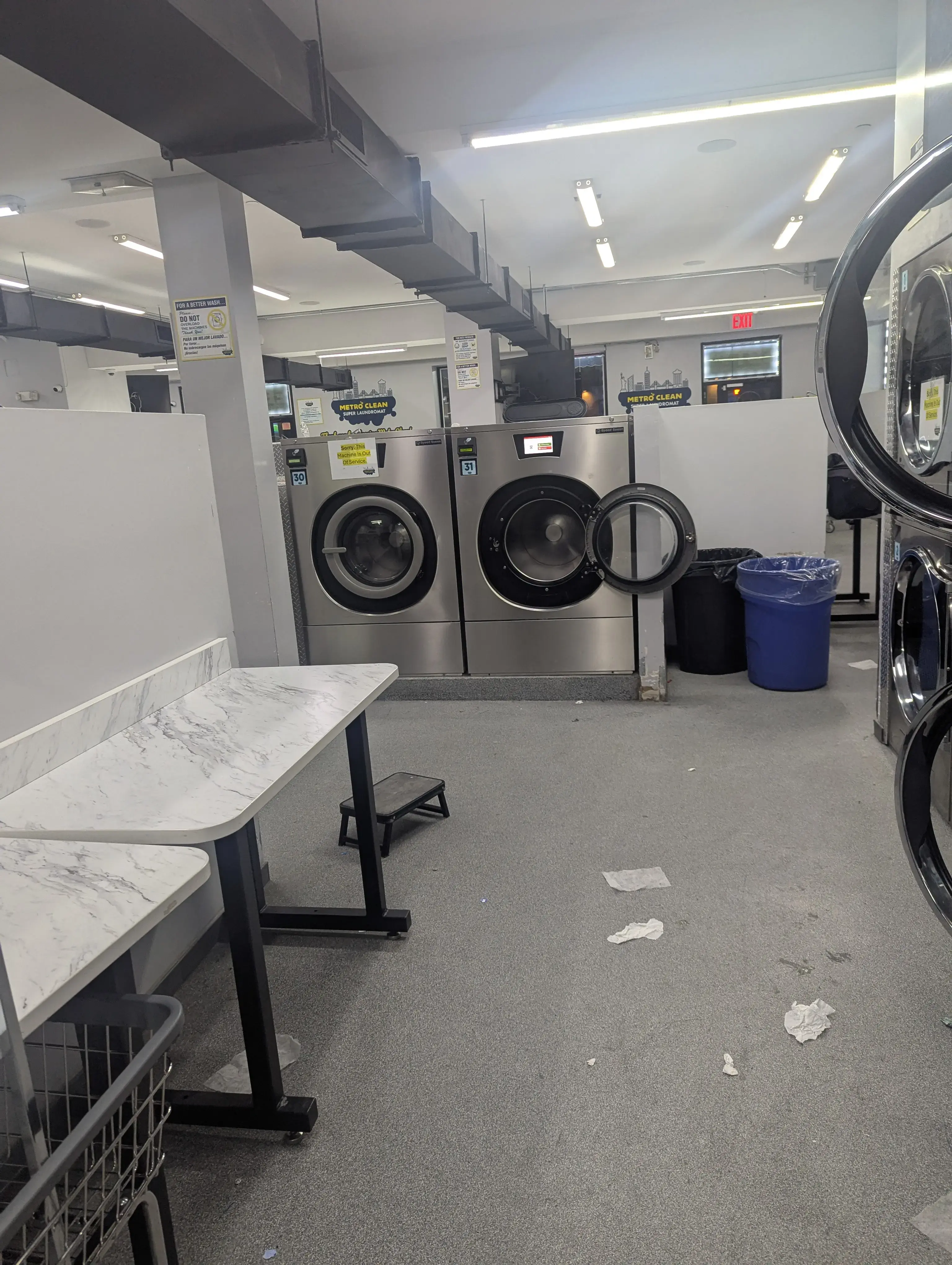 Metro Clean Super Laundromat - Image 1