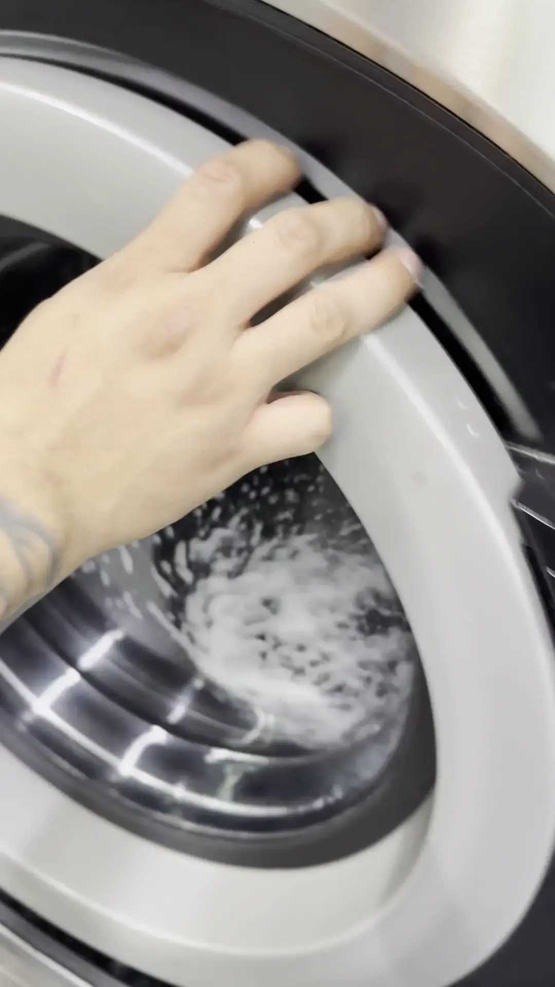 Metro Clean Super Laundromat thumbnail 17