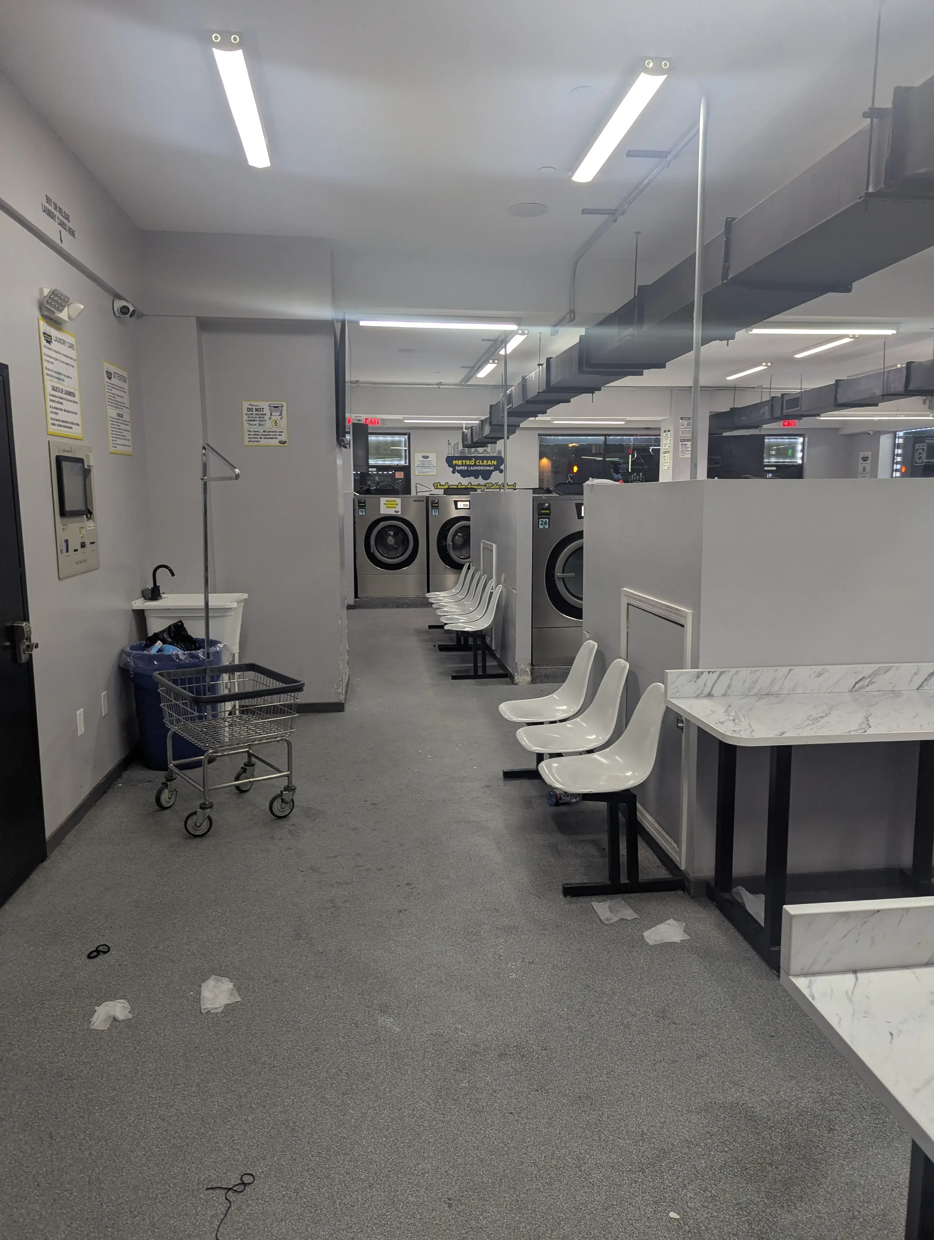 Metro Clean Super Laundromat - Image 6