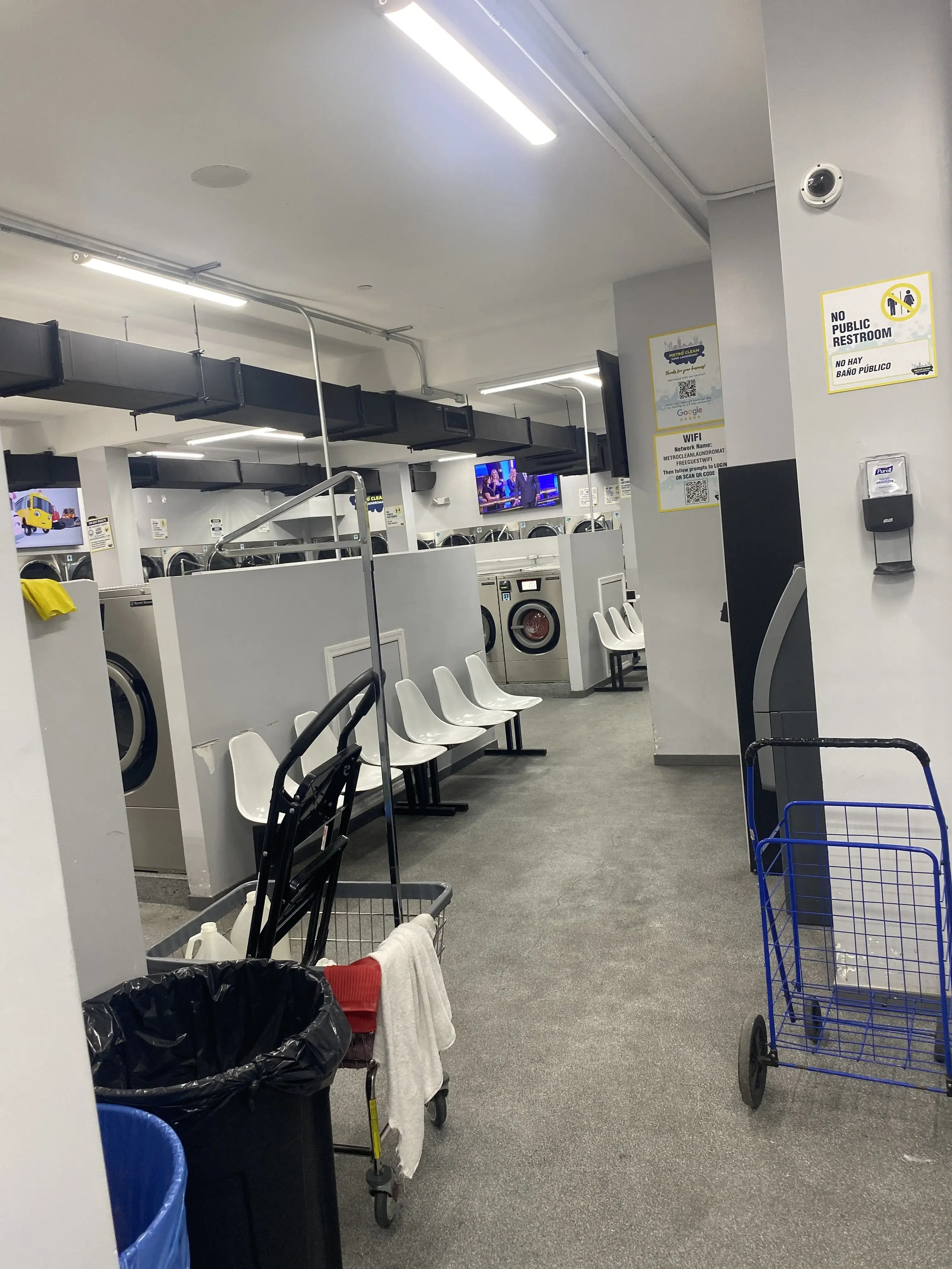 Metro Clean Super Laundromat thumbnail 14