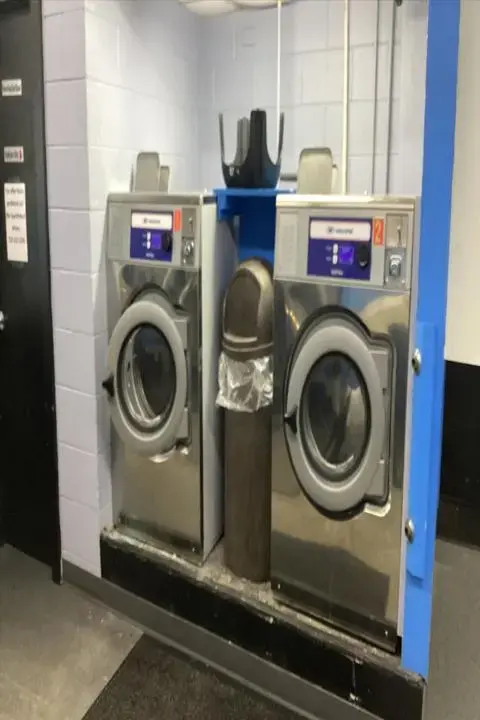 Metro Laundry thumbnail 14