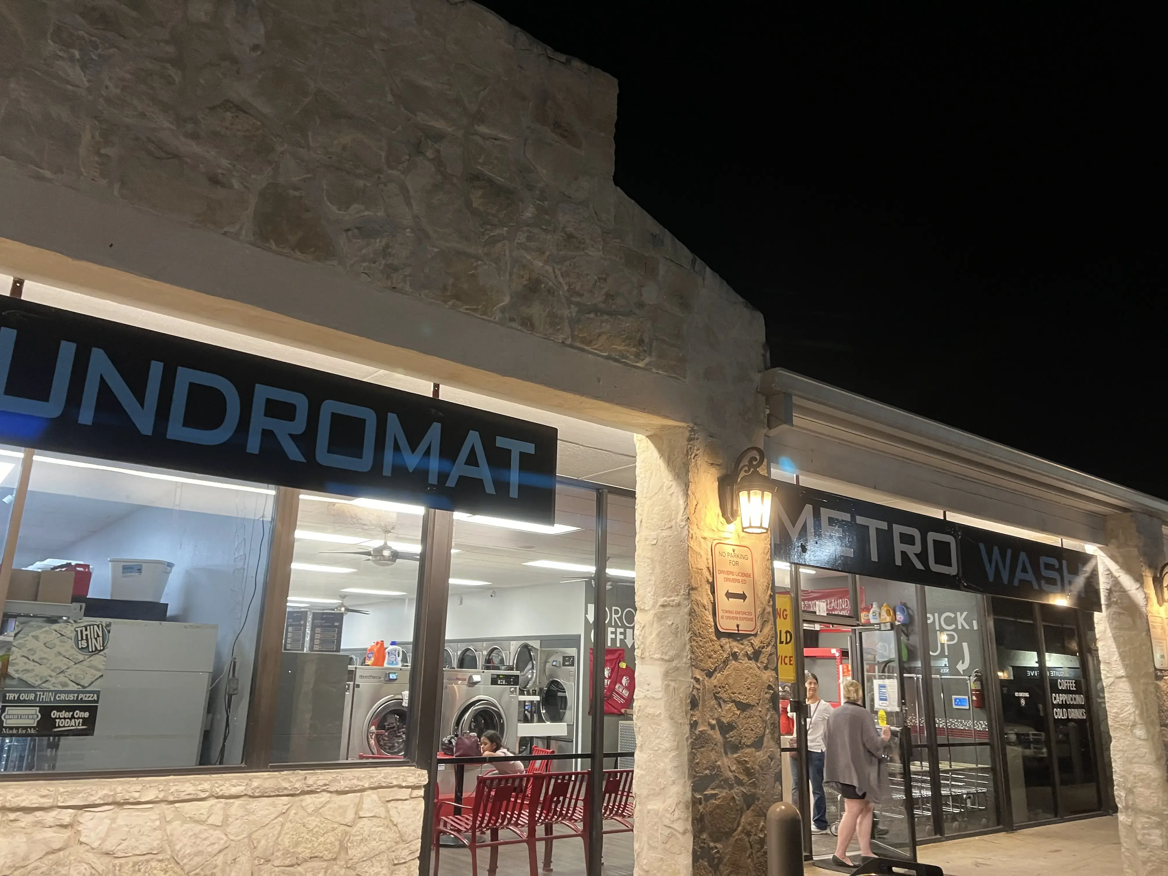 Metro Wash Laundromat - Image 9