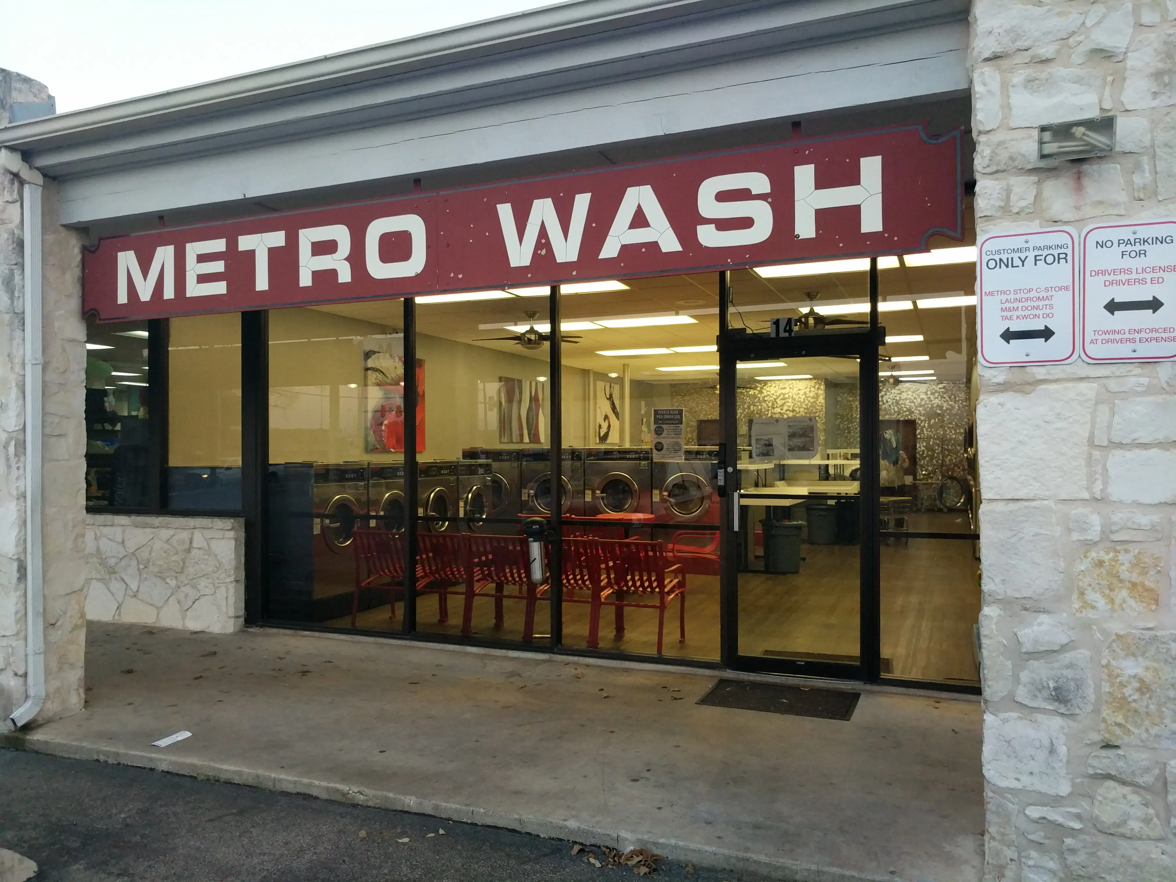 Metro Wash Laundromat - Image 5