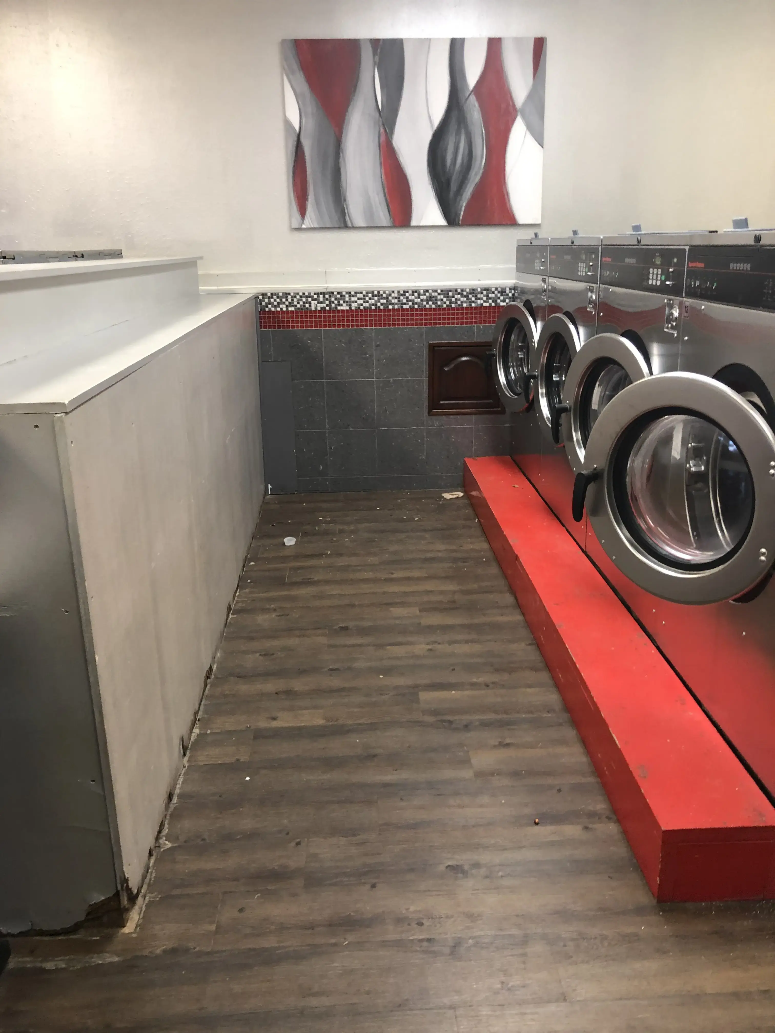 Metro Wash Laundromat - Image 7