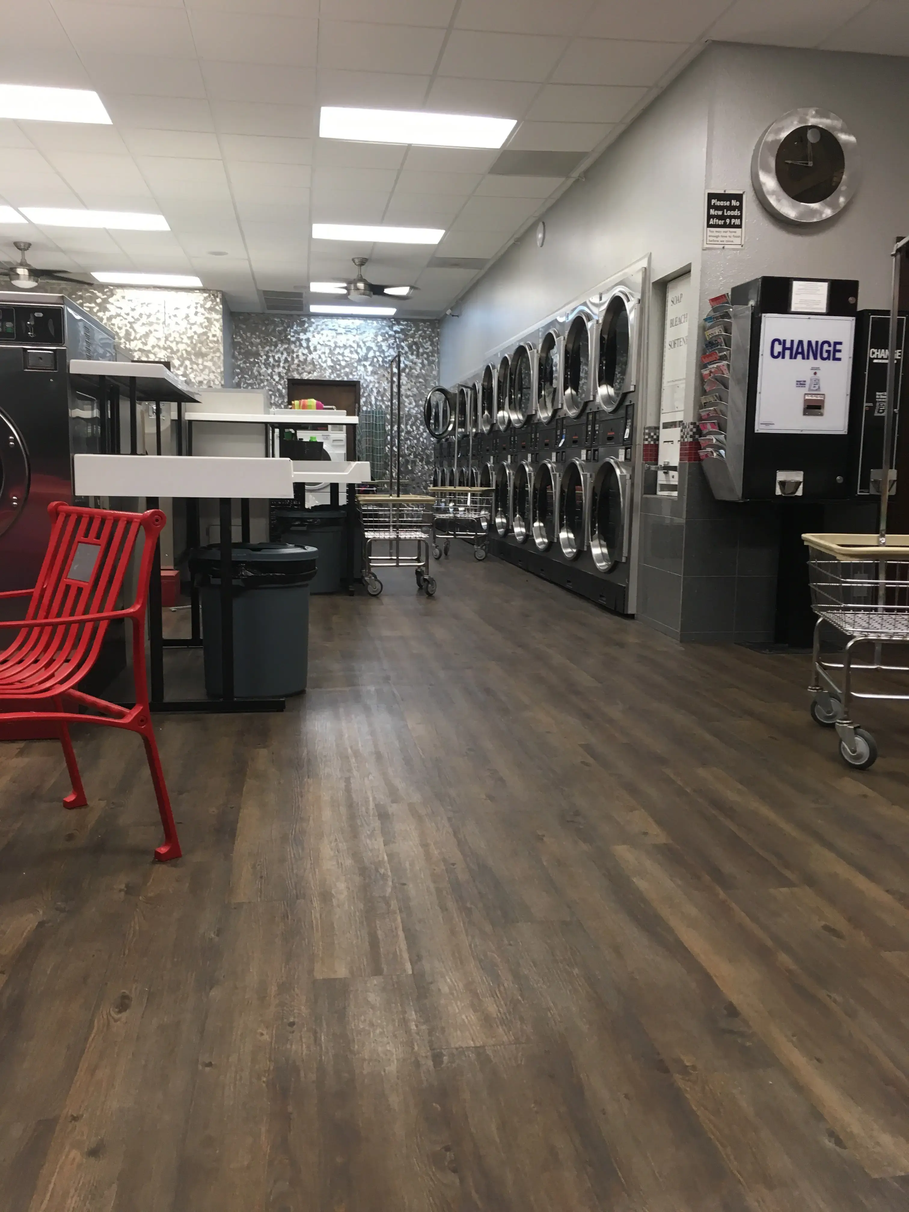 Metro Wash Laundromat - Image 6