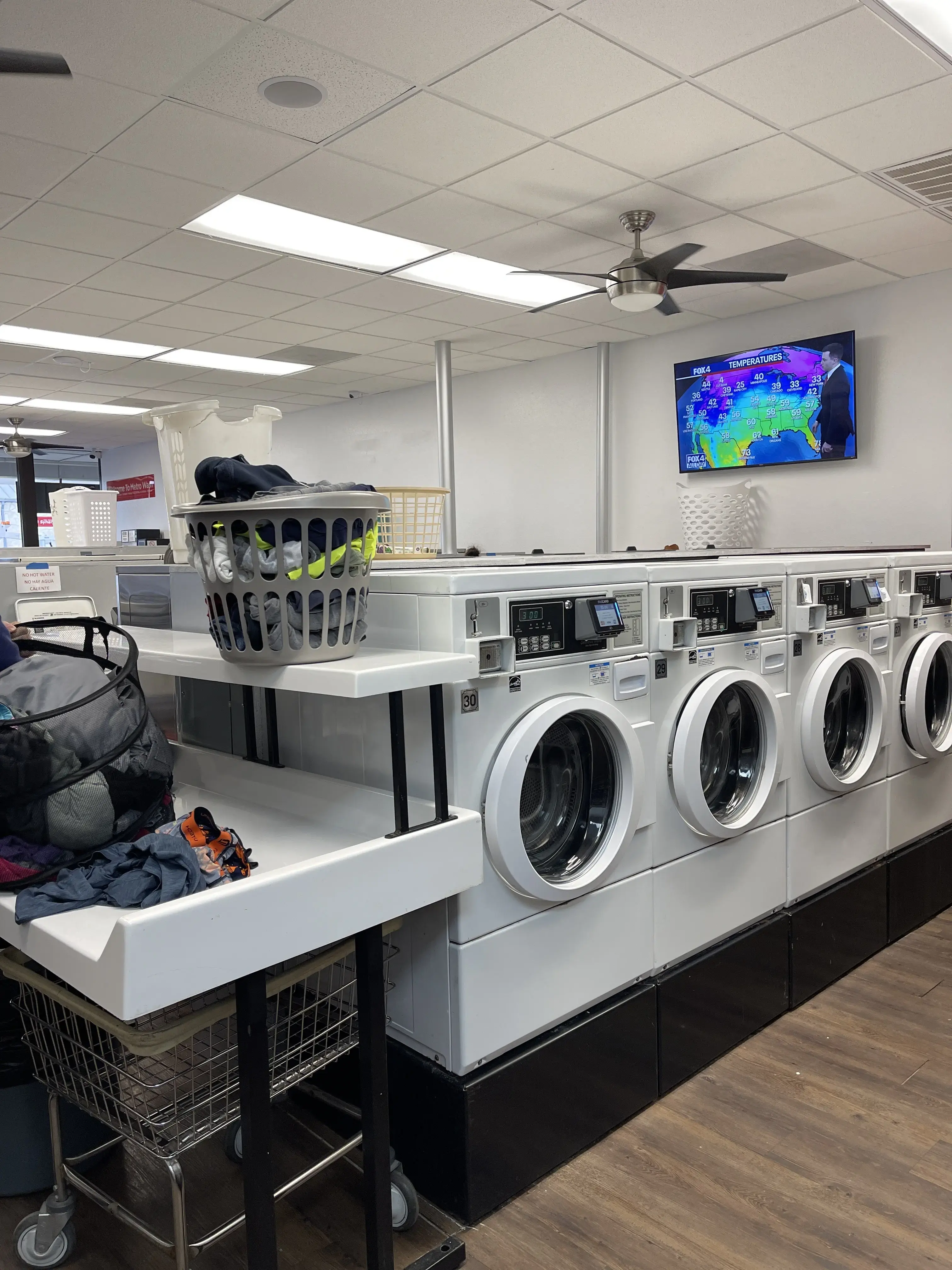 Metro Wash Laundromat - Image 2