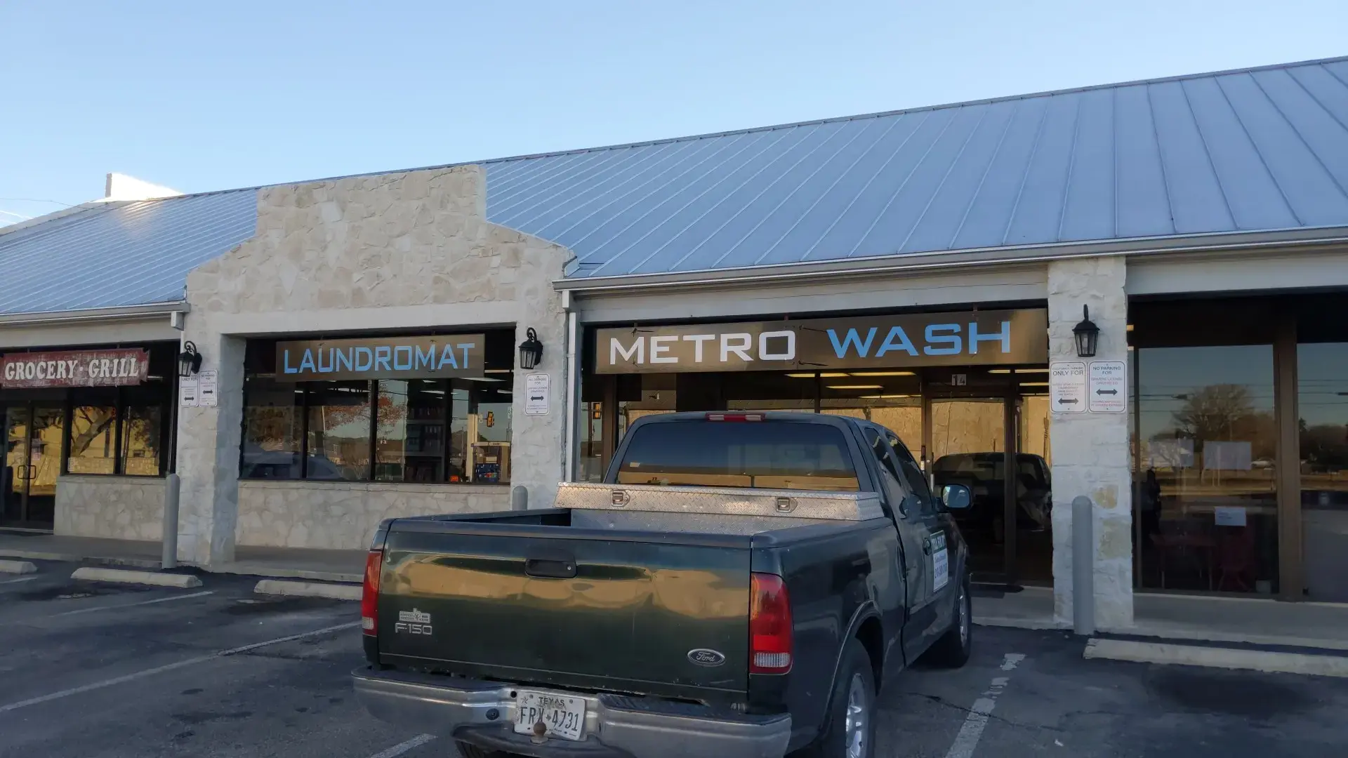 Metro Wash Laundromat - Image 10