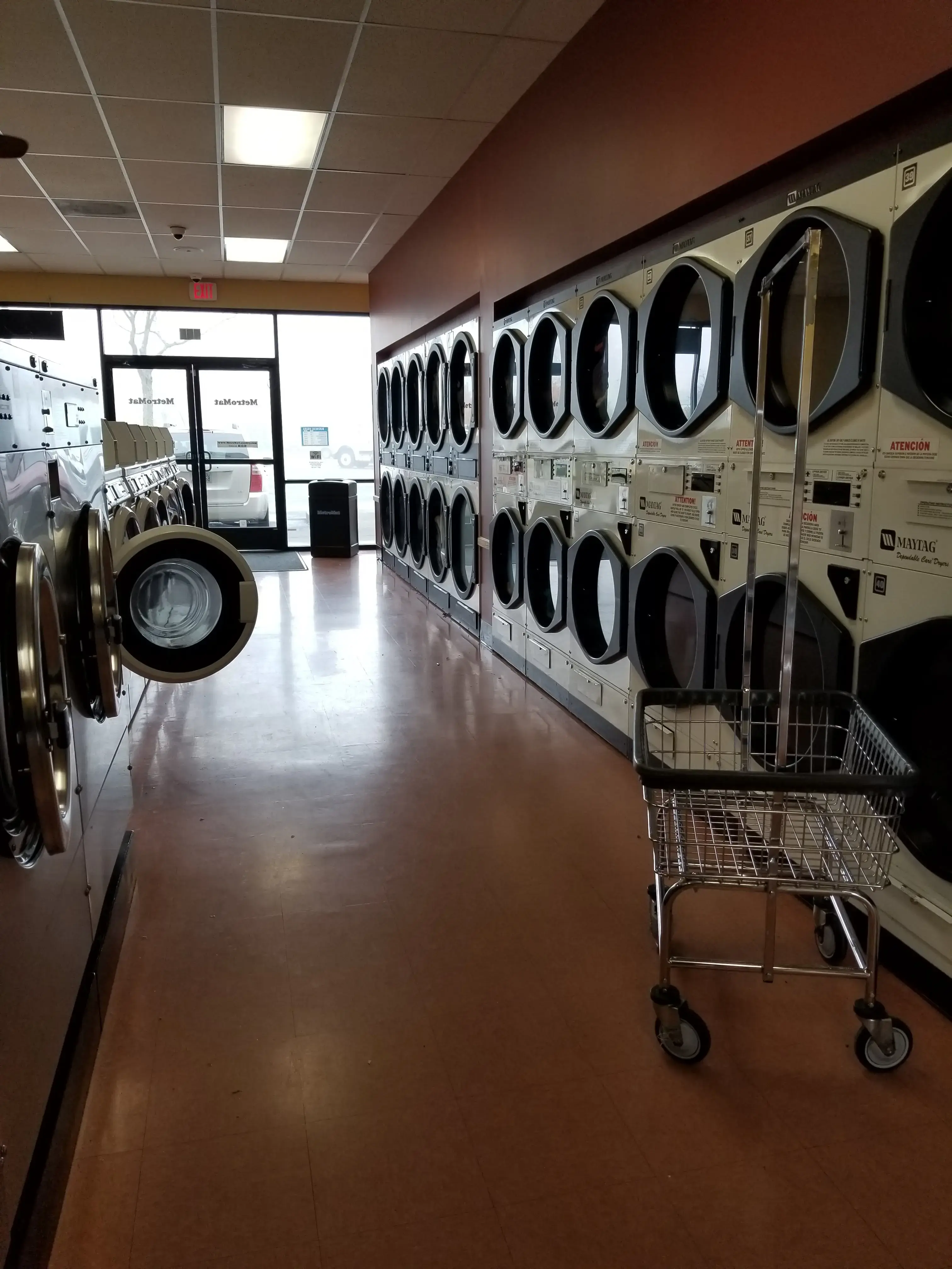 MetroMat Laundromat thumbnail 6