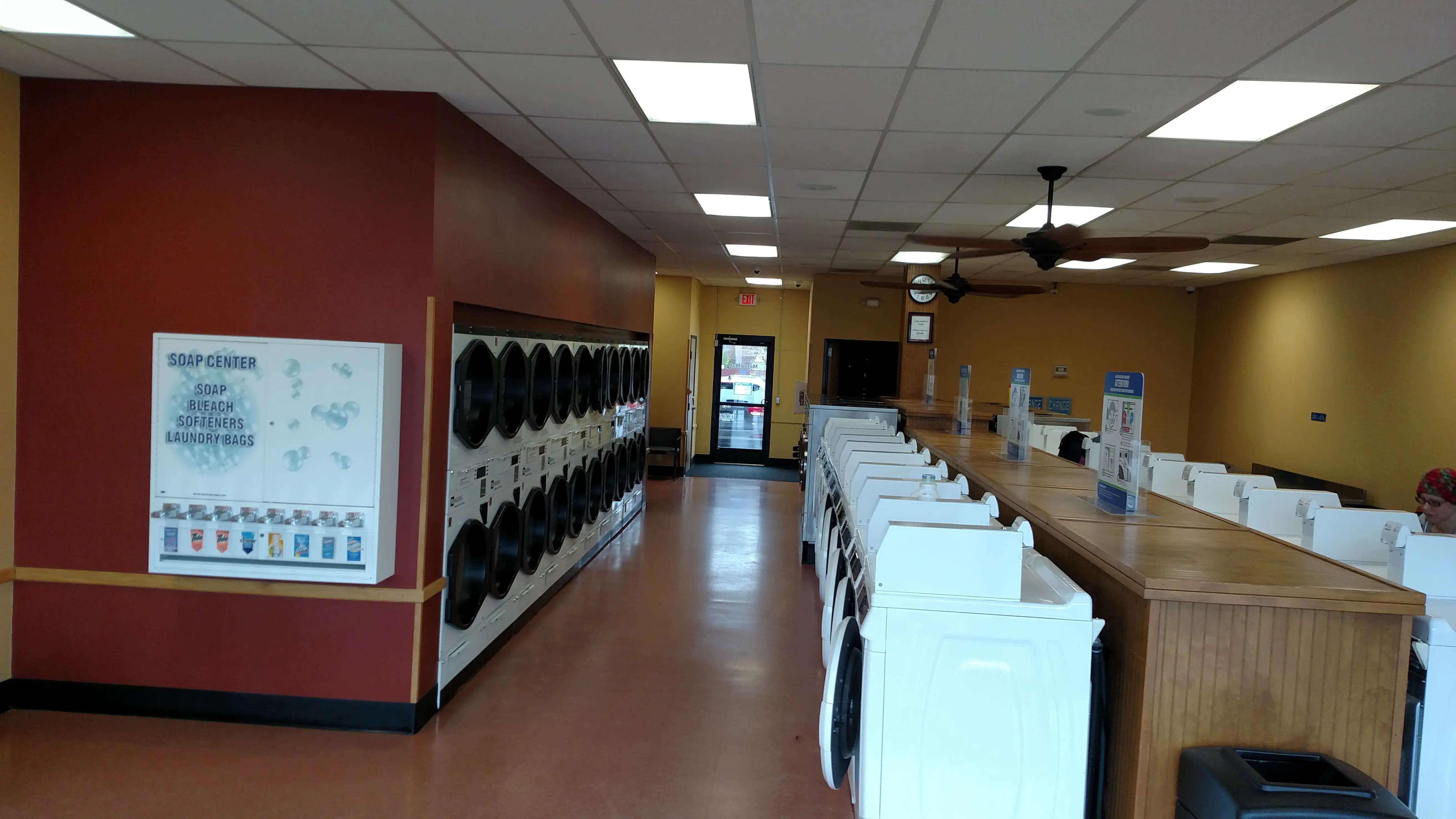 MetroMat Laundromat thumbnail 15