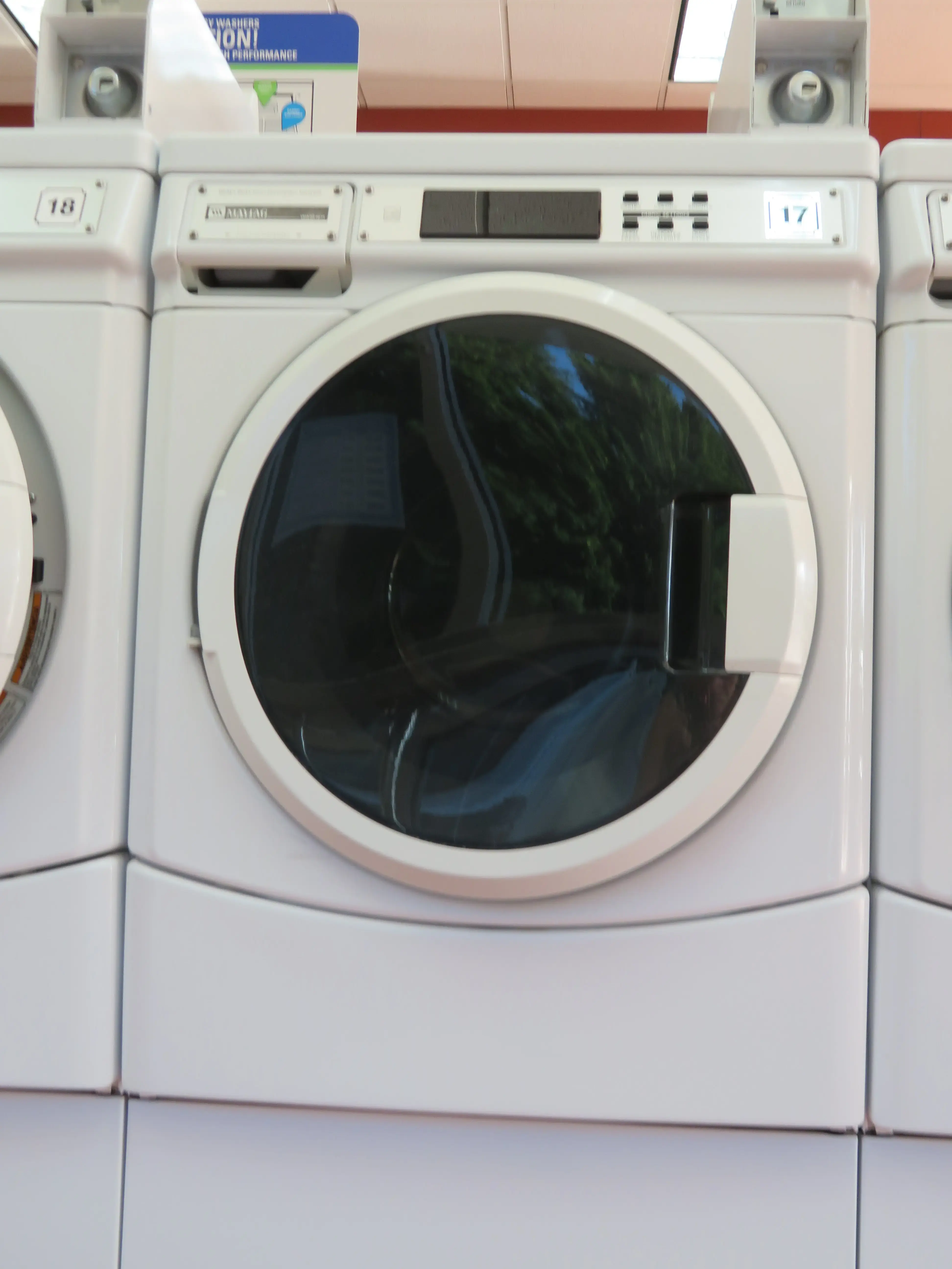 MetroMat Laundromat thumbnail 16