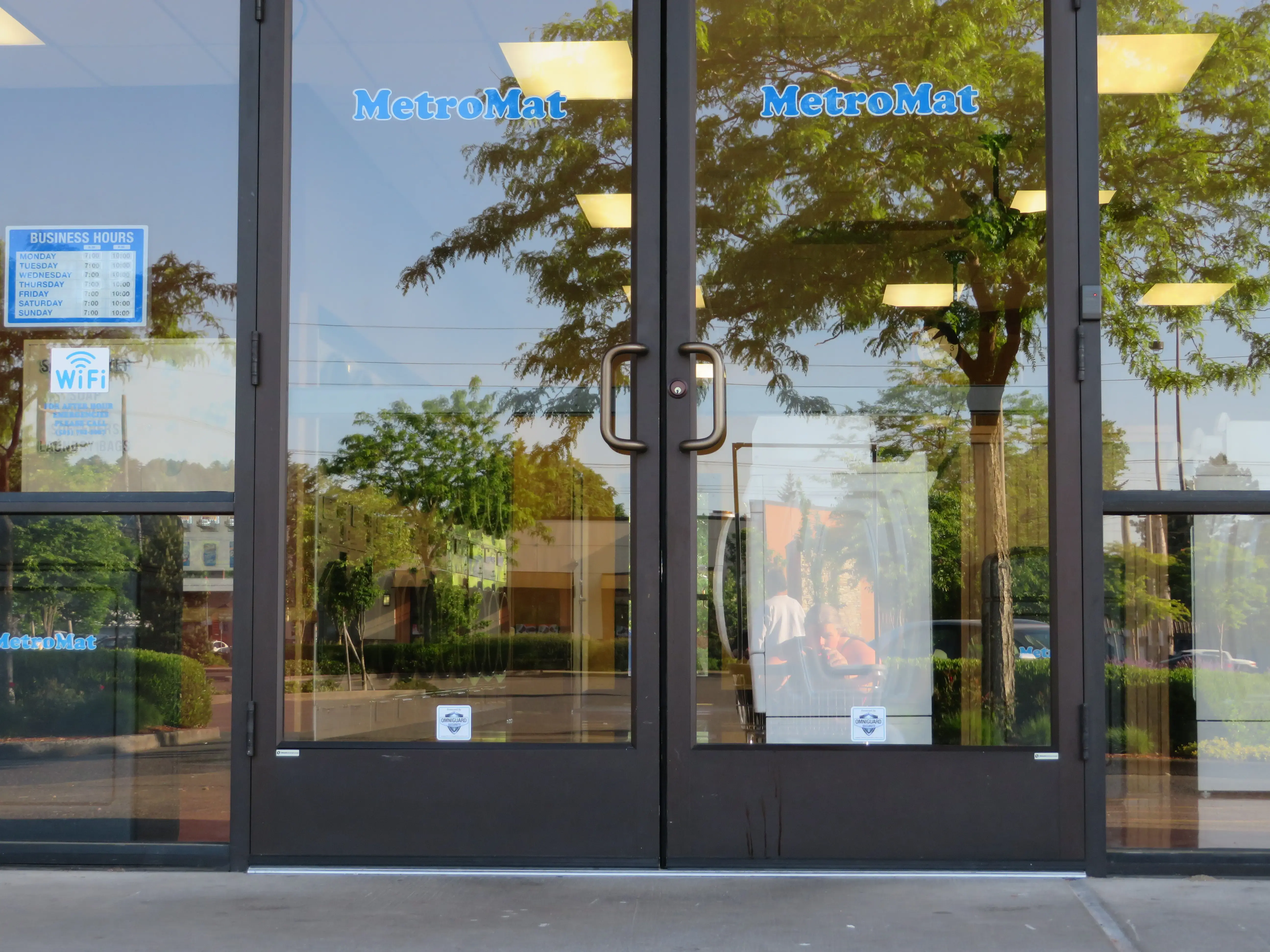 MetroMat Laundromat - Image 12