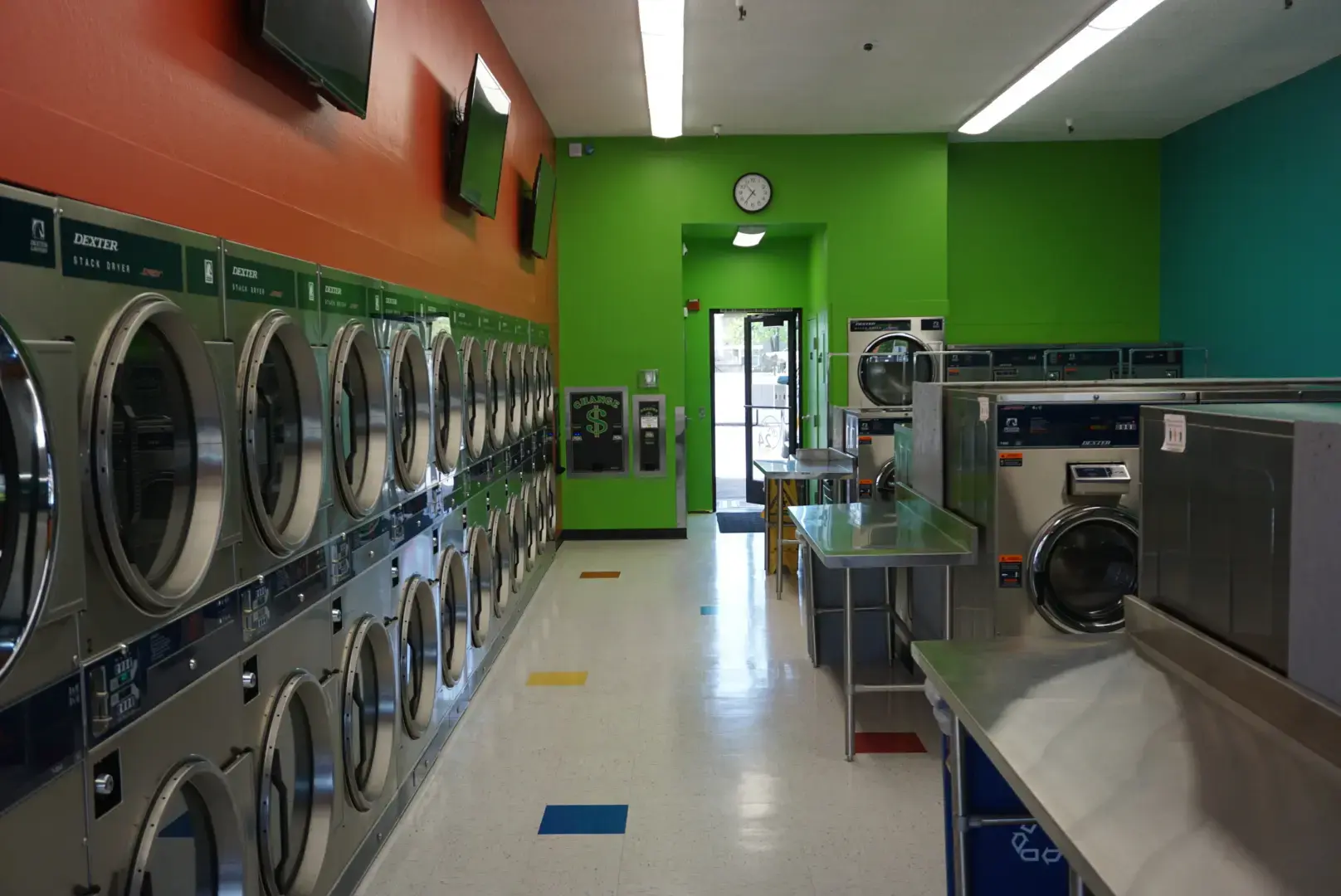 Mi Familia Lavanderia - Laundromat thumbnail 1