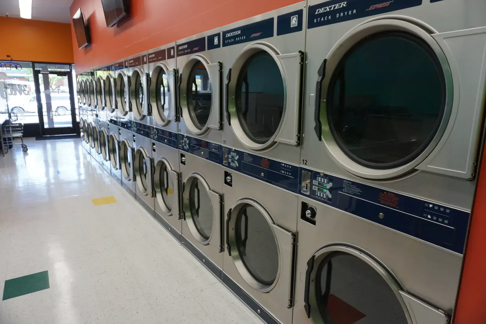 Mi Familia Lavanderia - Laundromat thumbnail 11