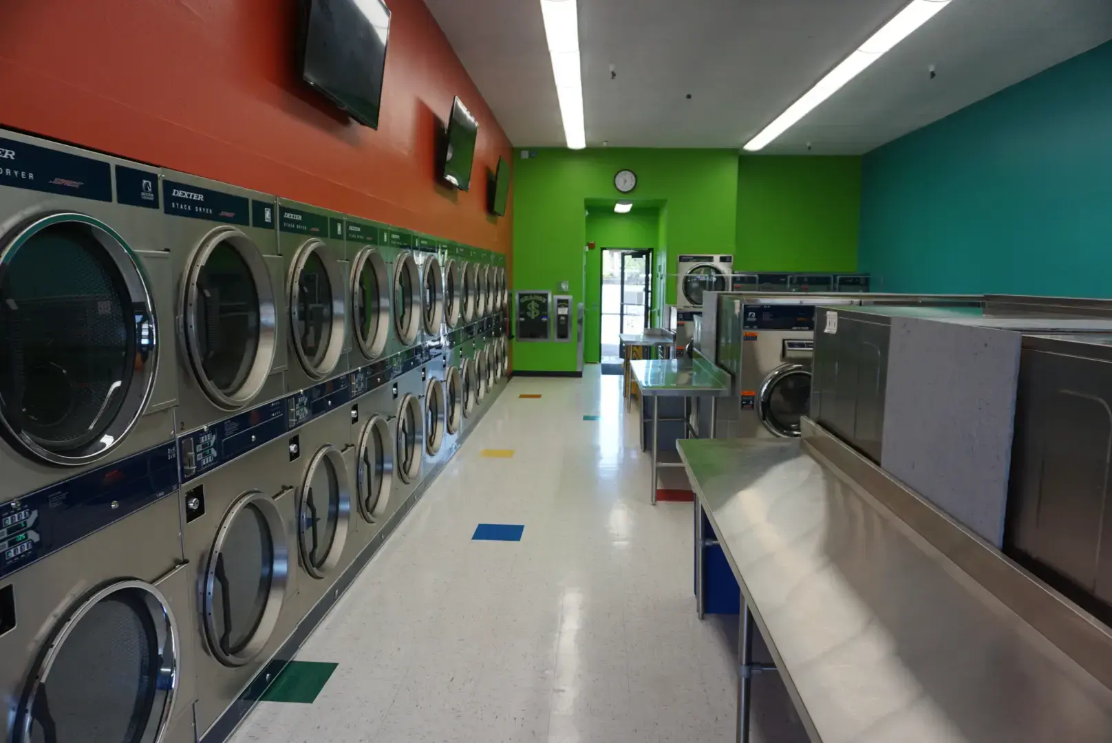 Mi Familia Lavanderia - Laundromat - Image 12