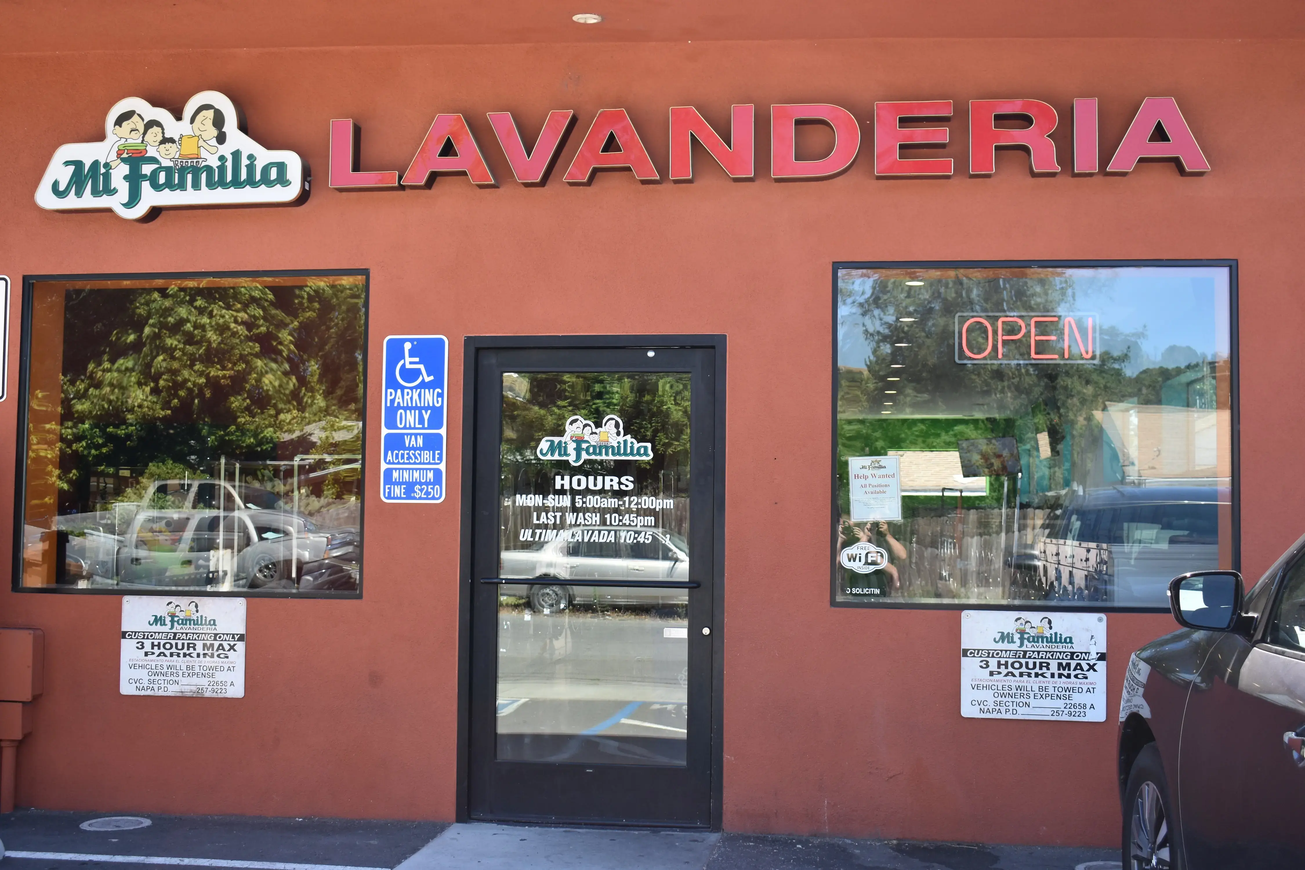 Mi Familia Lavanderia-Laundromat thumbnail 5