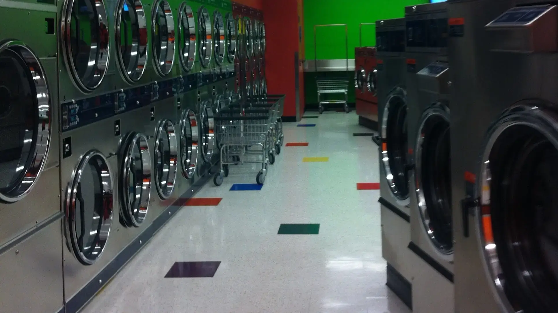 Mi Familia Lavanderia-Laundromat thumbnail 9