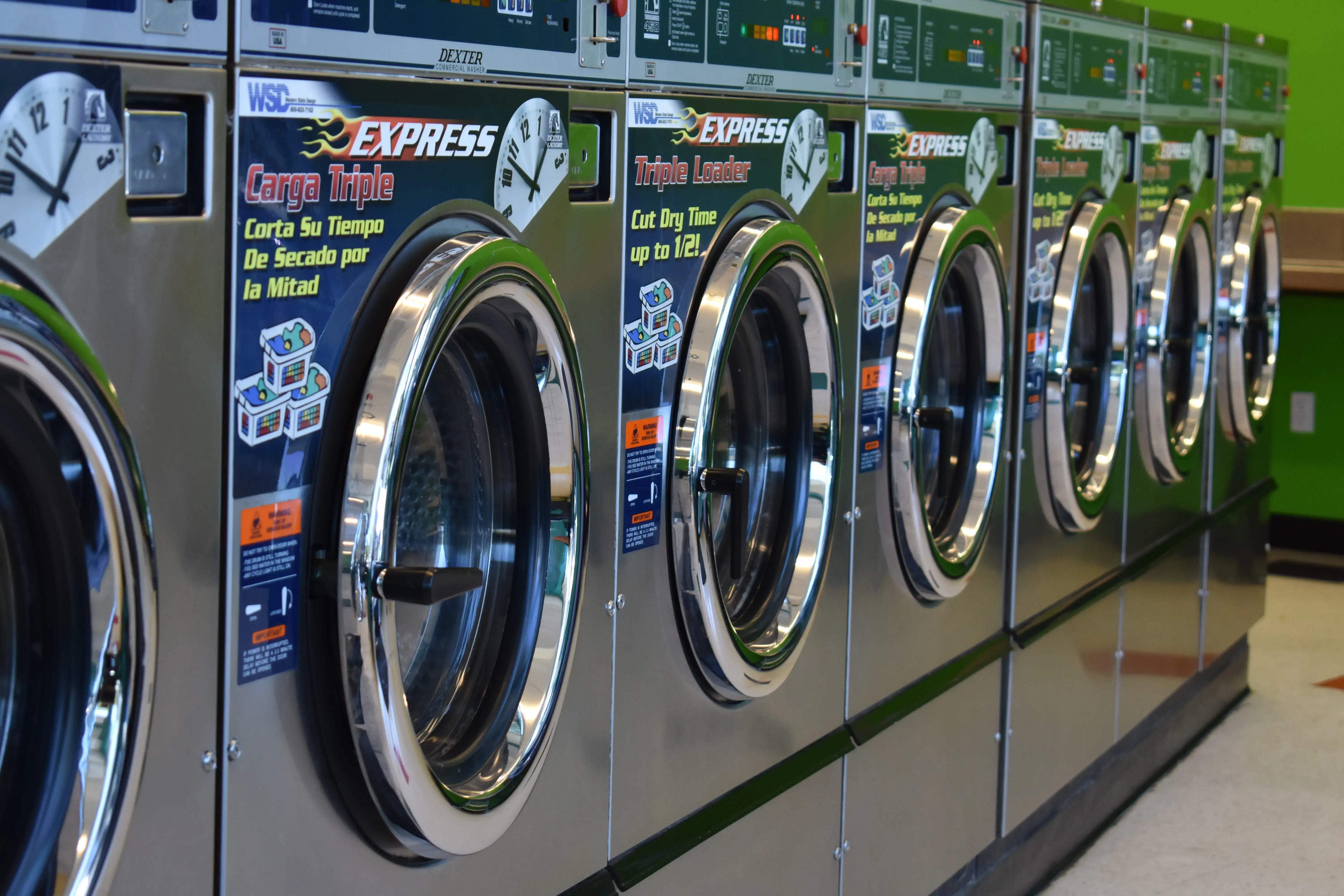 Mi Familia Lavanderia-Laundromat location