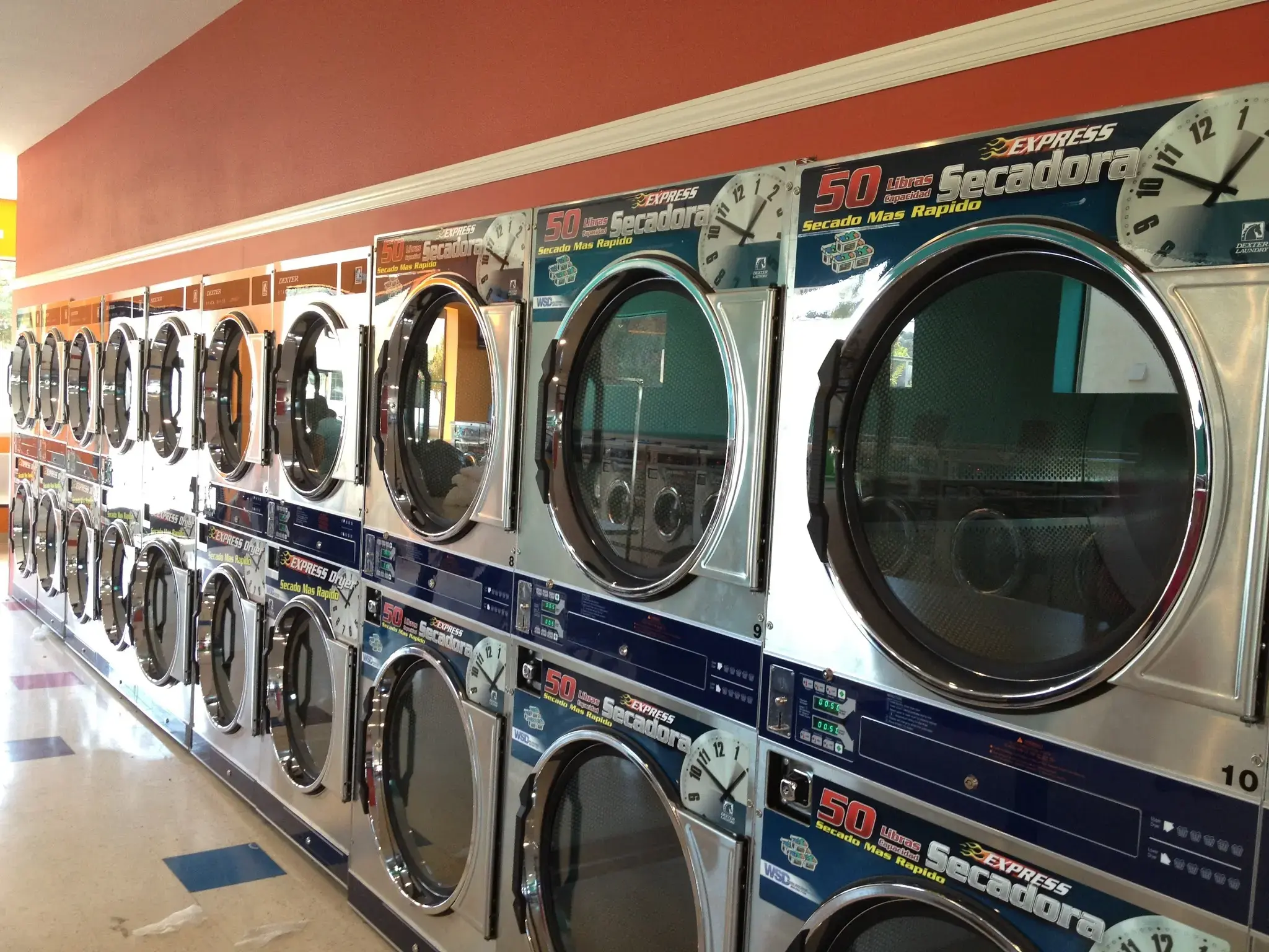 Mi Familia Lavanderia-Laundromat location