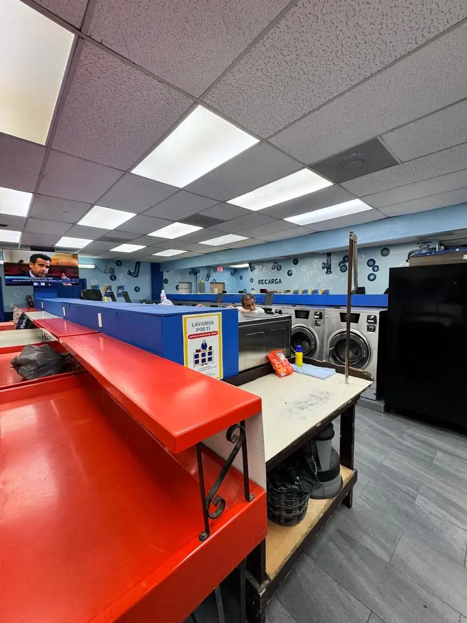 Miami Laundromat thumbnail 10