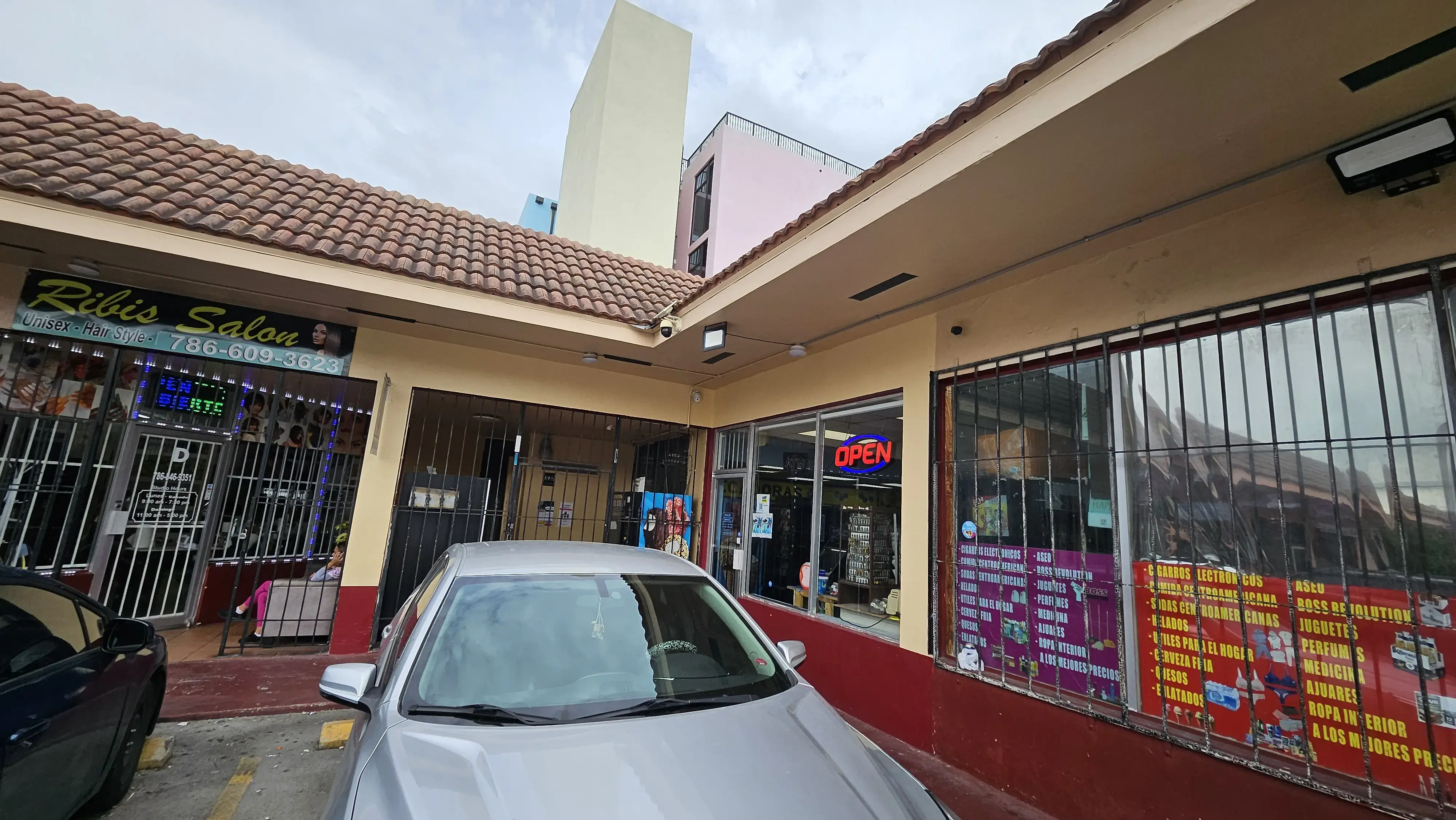 Miami Laundromat - Image 2