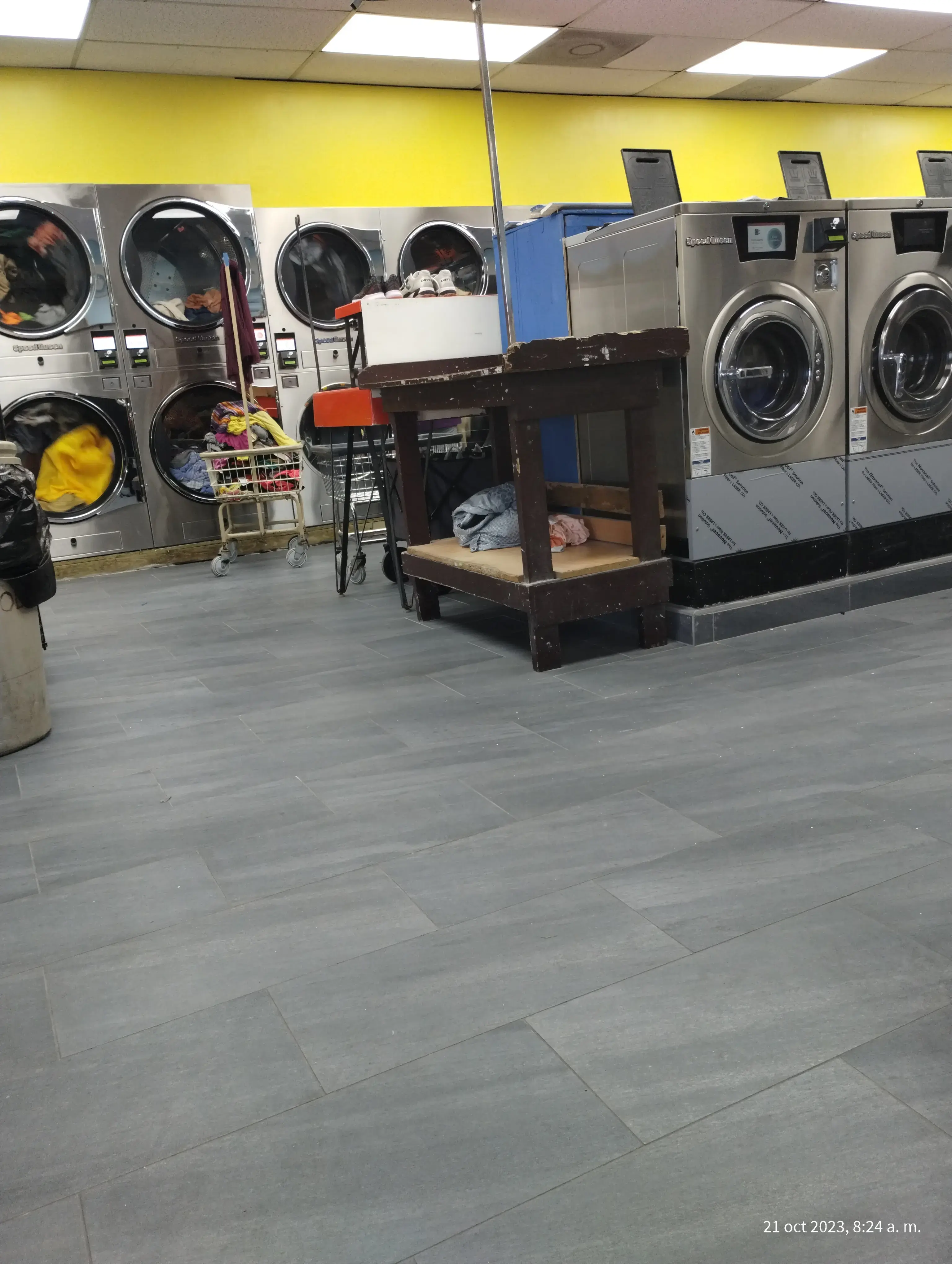 Miami Laundromat thumbnail 9