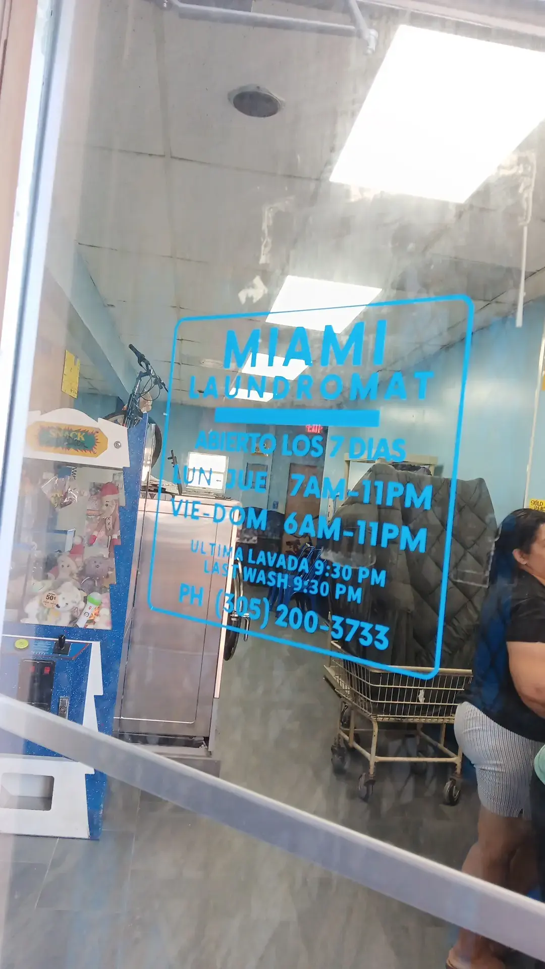 Miami Laundromat - Image 18